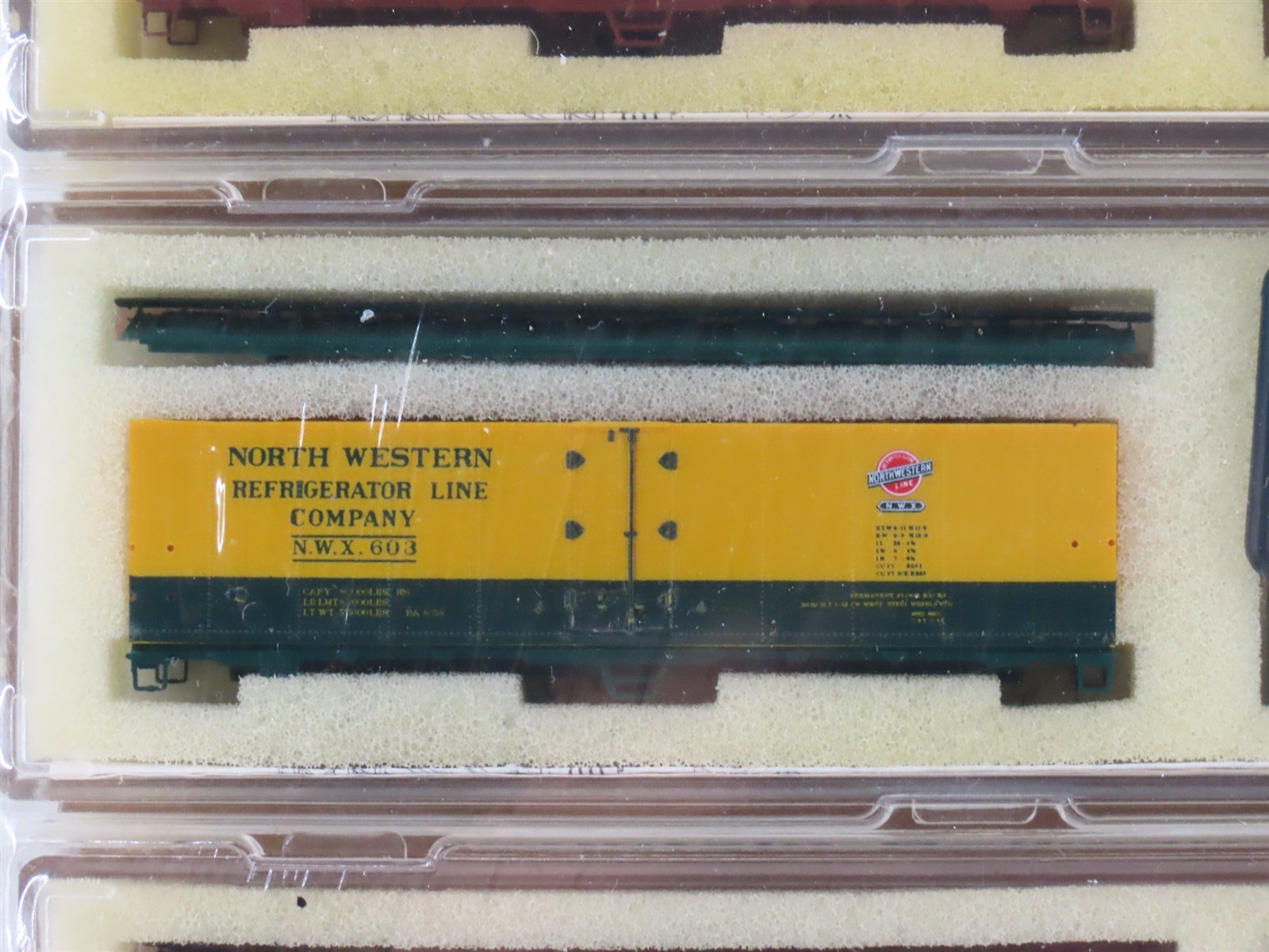 N InterMountain Kits CNJ, NWX, NADX, D&RGW, CIL, AEC & ERIE 40' Box Cars 12-Pack