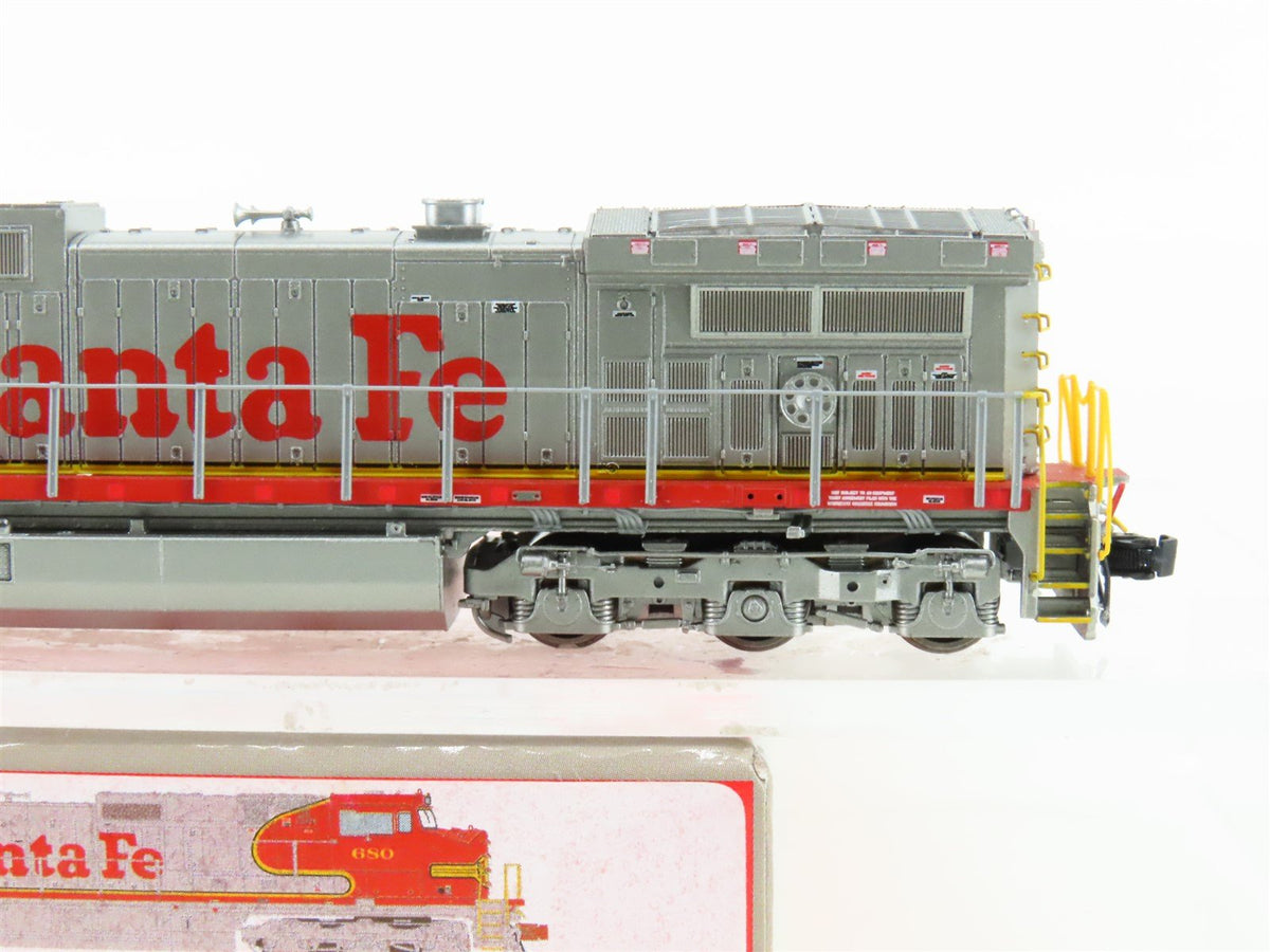 N Scaletrains SXT31468 ATSF &quot;Warbonnet&quot; GE C44-9W Diesel #680 w/ DCC &amp; Sound