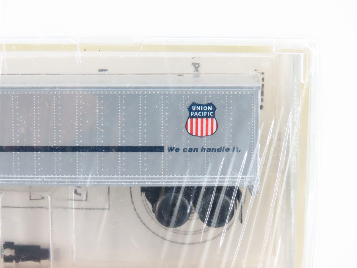 N Kadee Micro-Trains MTL 64022 CNW 57&#39; TOFC Flat Cars 3-Pack w/Trailers - SEALED