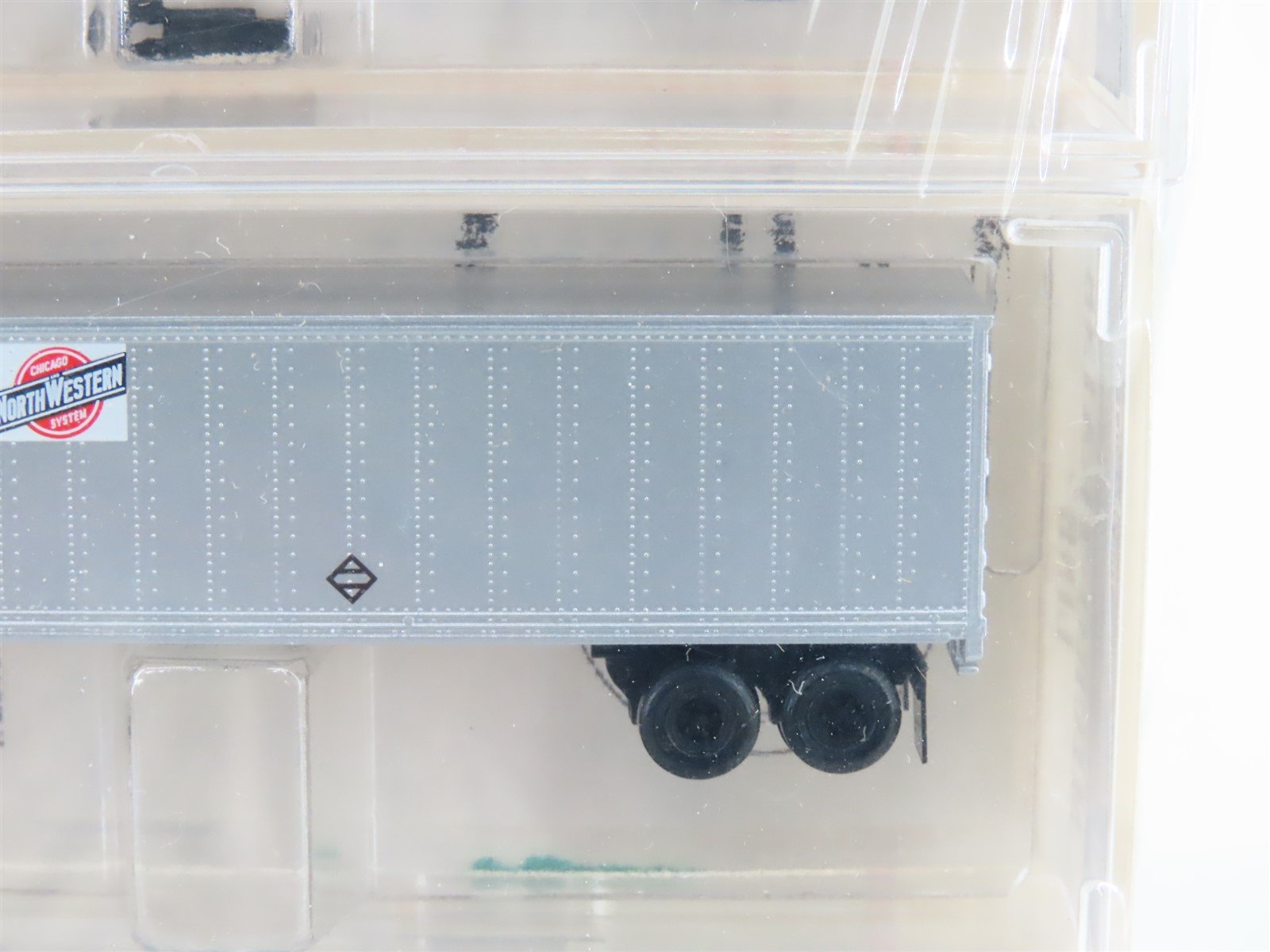 N Kadee Micro-Trains MTL 64022 CNW 57' TOFC Flat Cars 3-Pack w/Trailers - SEALED