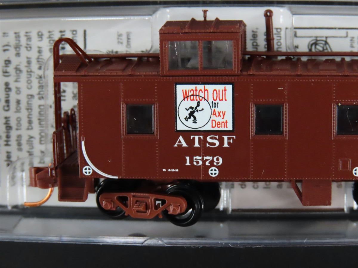 N Micro-Trains MTL 10000370 ATSF Santa Fe Offset Cupola &quot;Safety&quot; Caboose 2-Pack