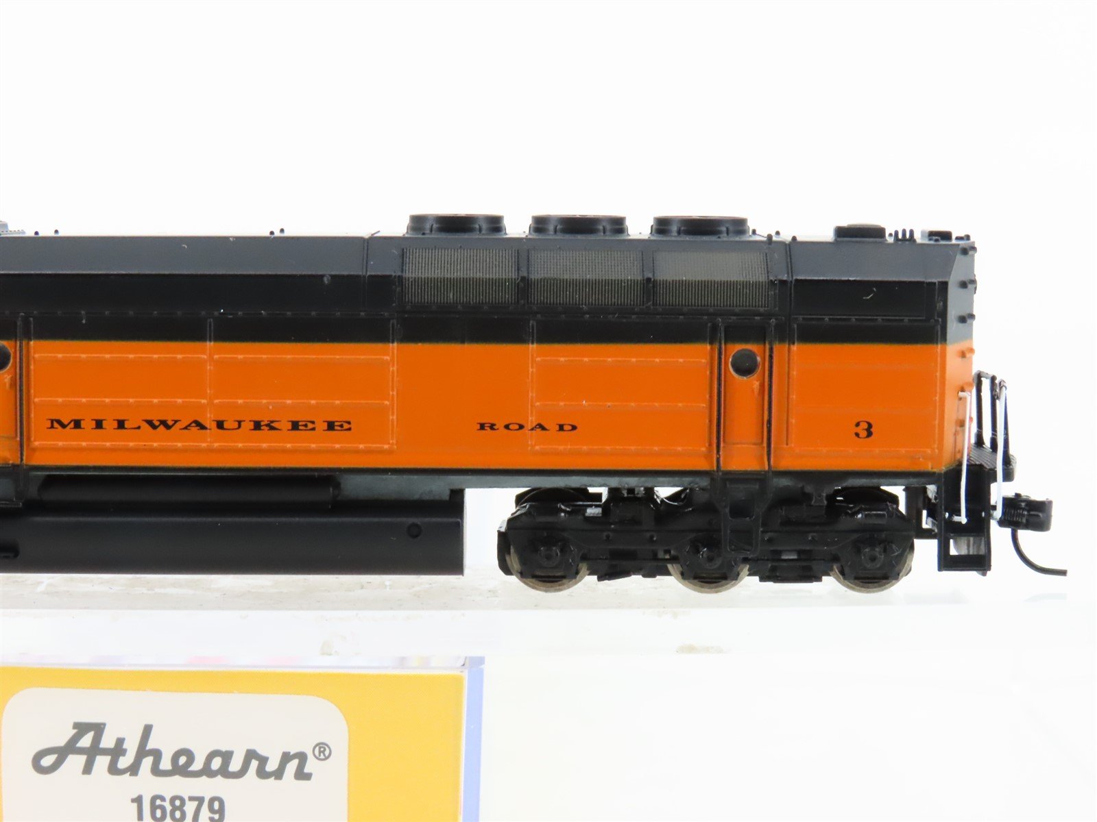 N Scale Athearn 16879 MILW Milwaukee Road EMD FP45 Diesel #3 w/ DCC & Sound