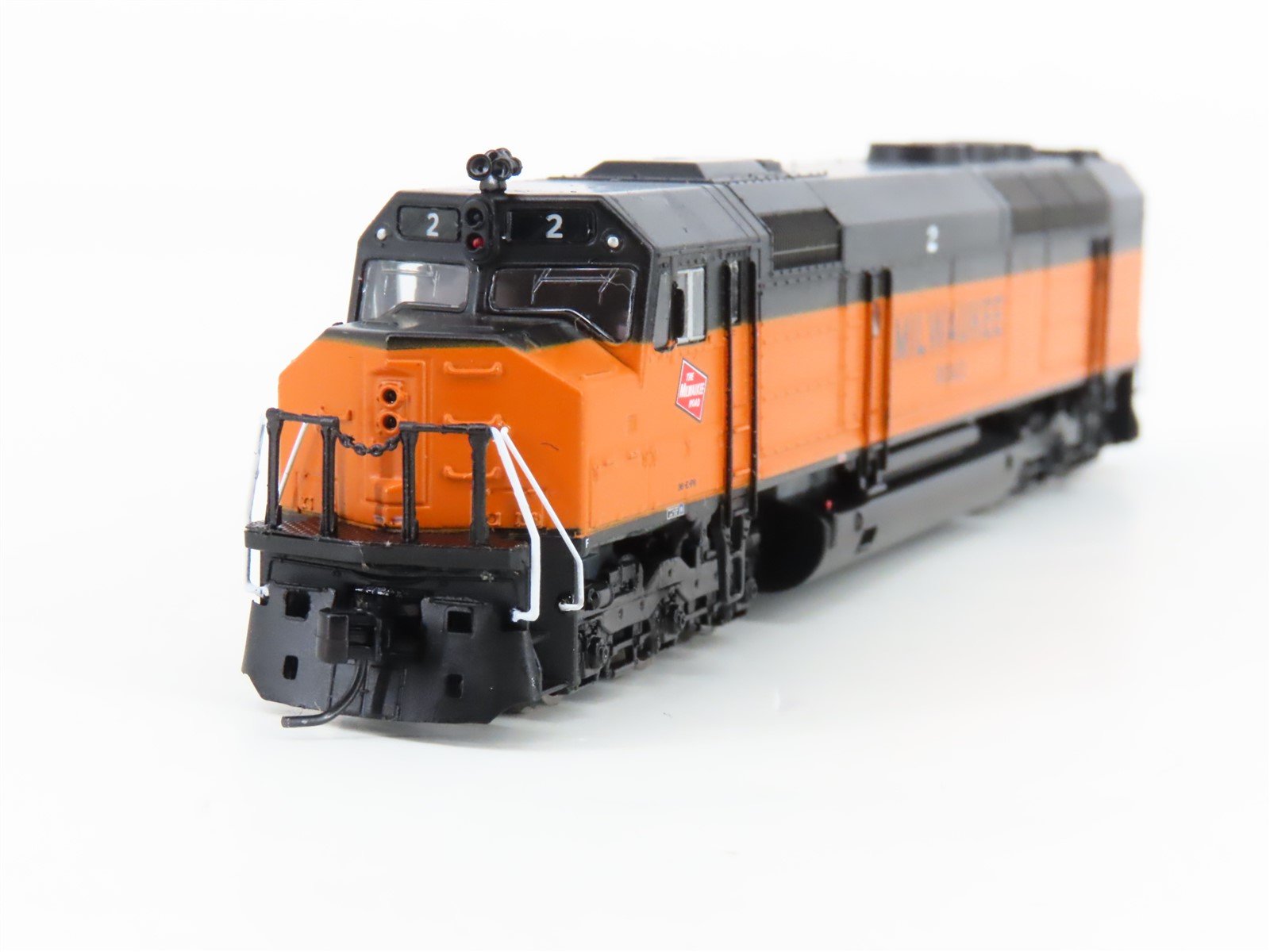 N Scale Athearn 16830 MILW Milwaukee Road EMD FP45 Diesel #2 - DCC Ready