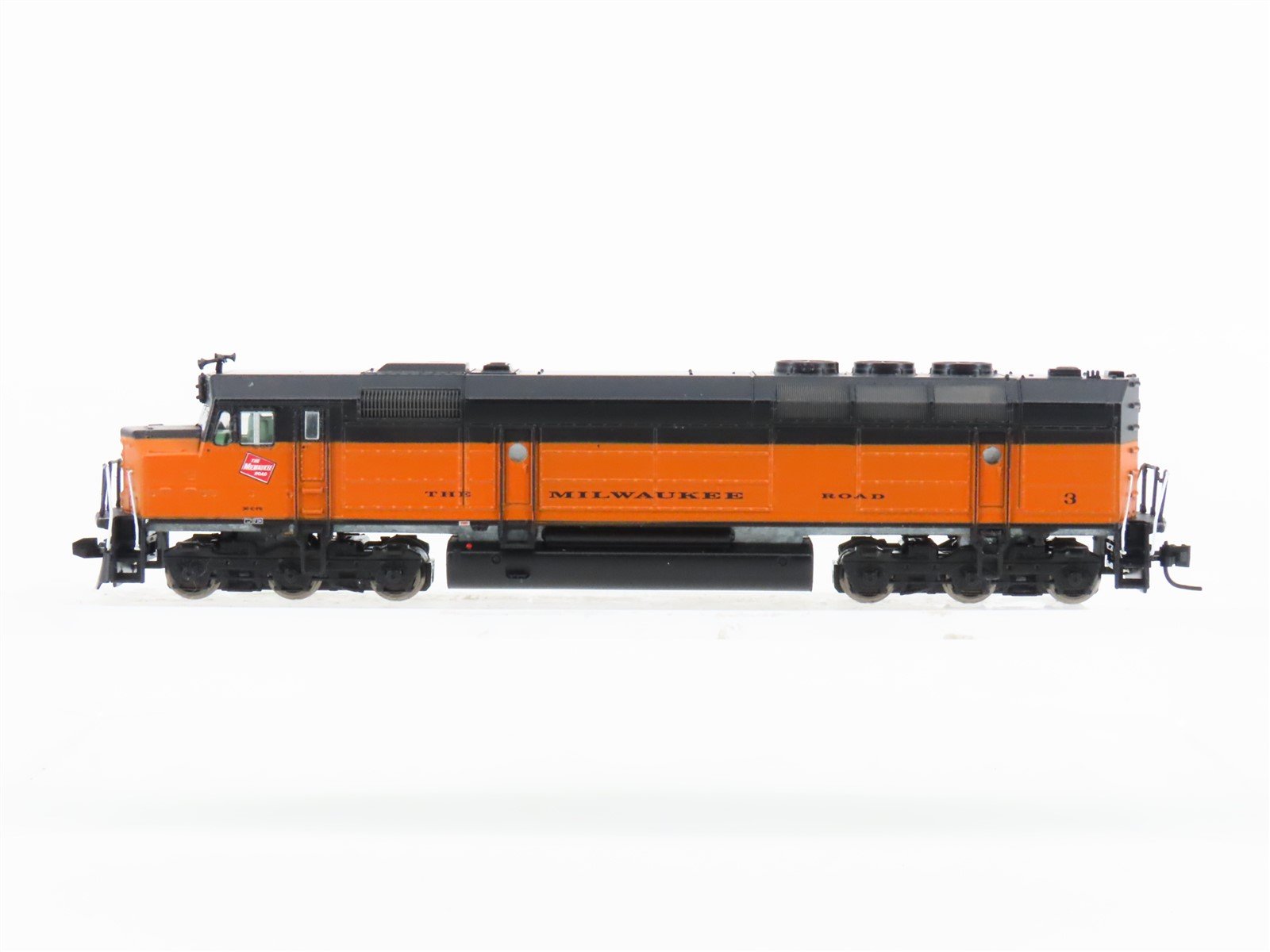 N Scale Athearn 16865 MILW Milwaukee Road EMD FP45 Diesel #3 - DCC Ready