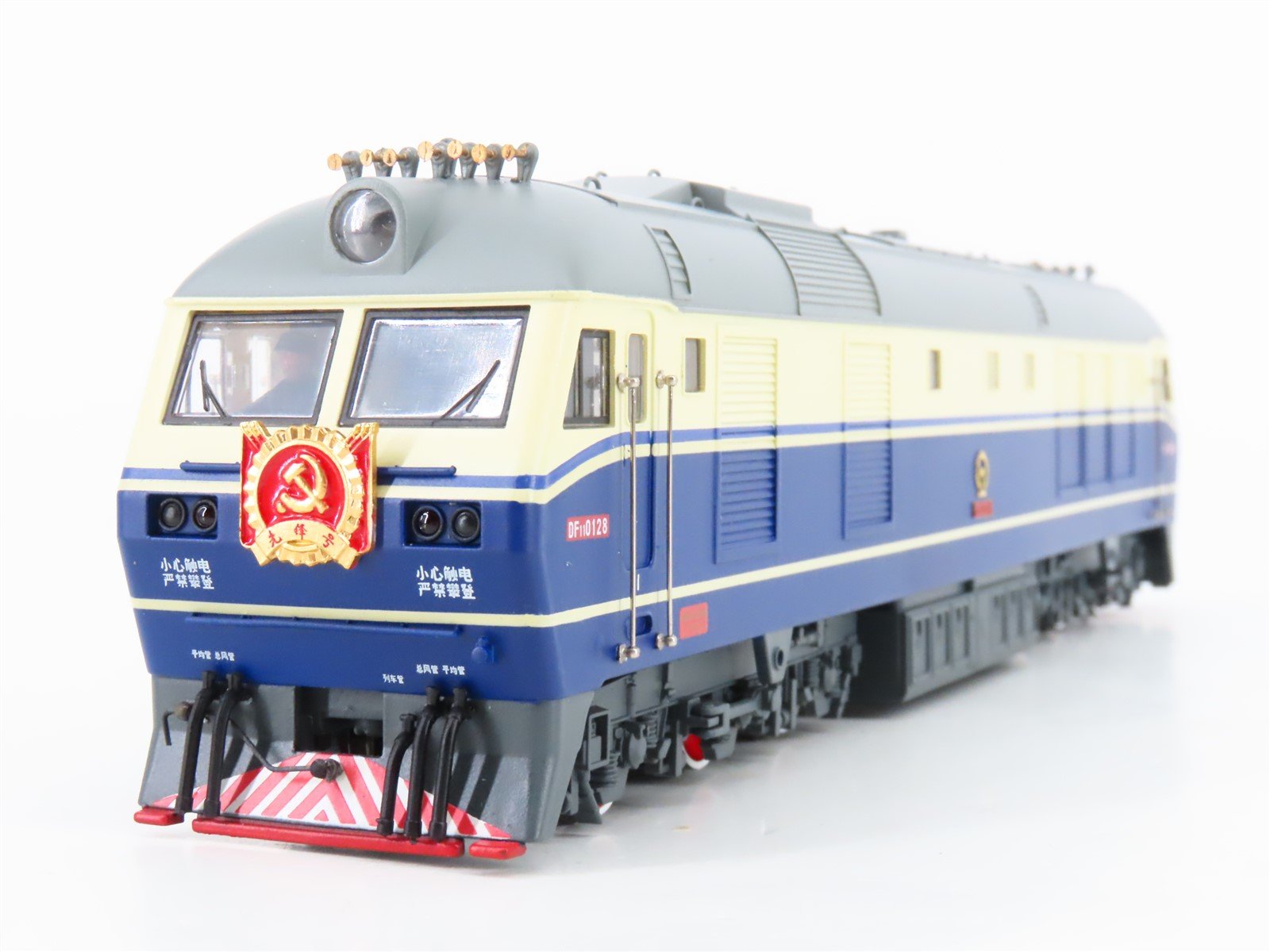 HO Scale Bachmann 62047 CR China Railway DF11 Diesel #0128 