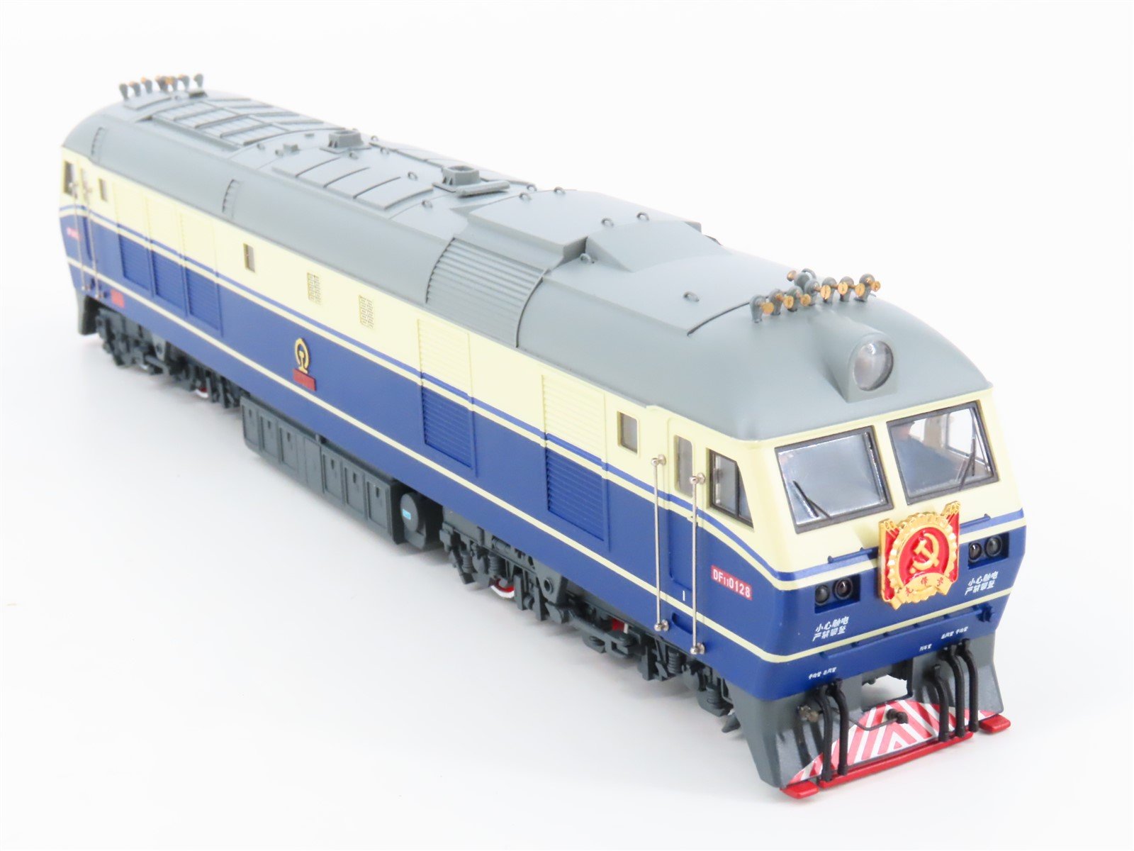 HO Scale Bachmann 62047 CR China Railway DF11 Diesel #0128 