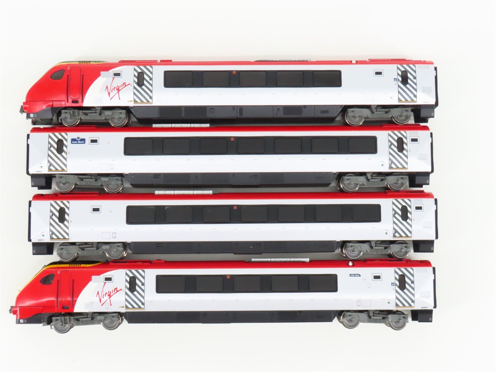 OO Bachmann Branchline 32-626 Virgin Super Voyager Class 221 DMU 5-Unit Set