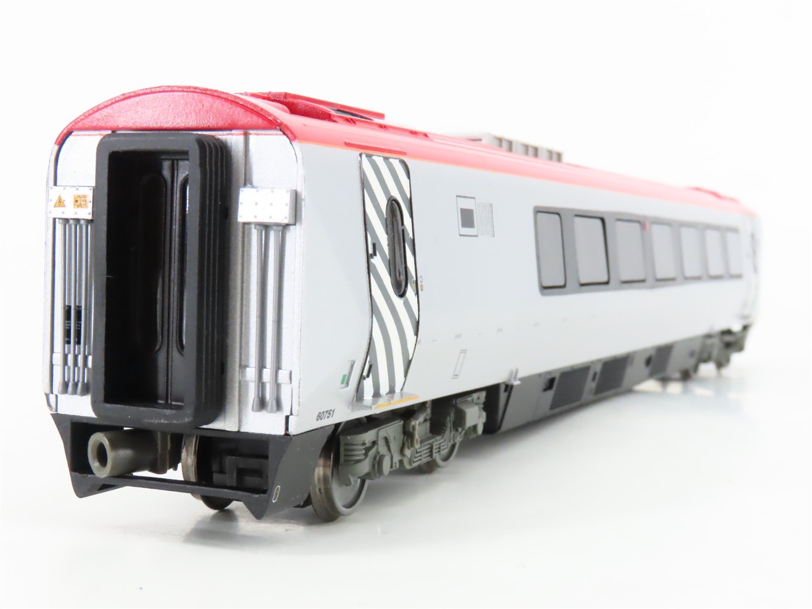 OO Bachmann Branchline 32-626 Virgin Super Voyager Class 221 DMU 5-Unit Set