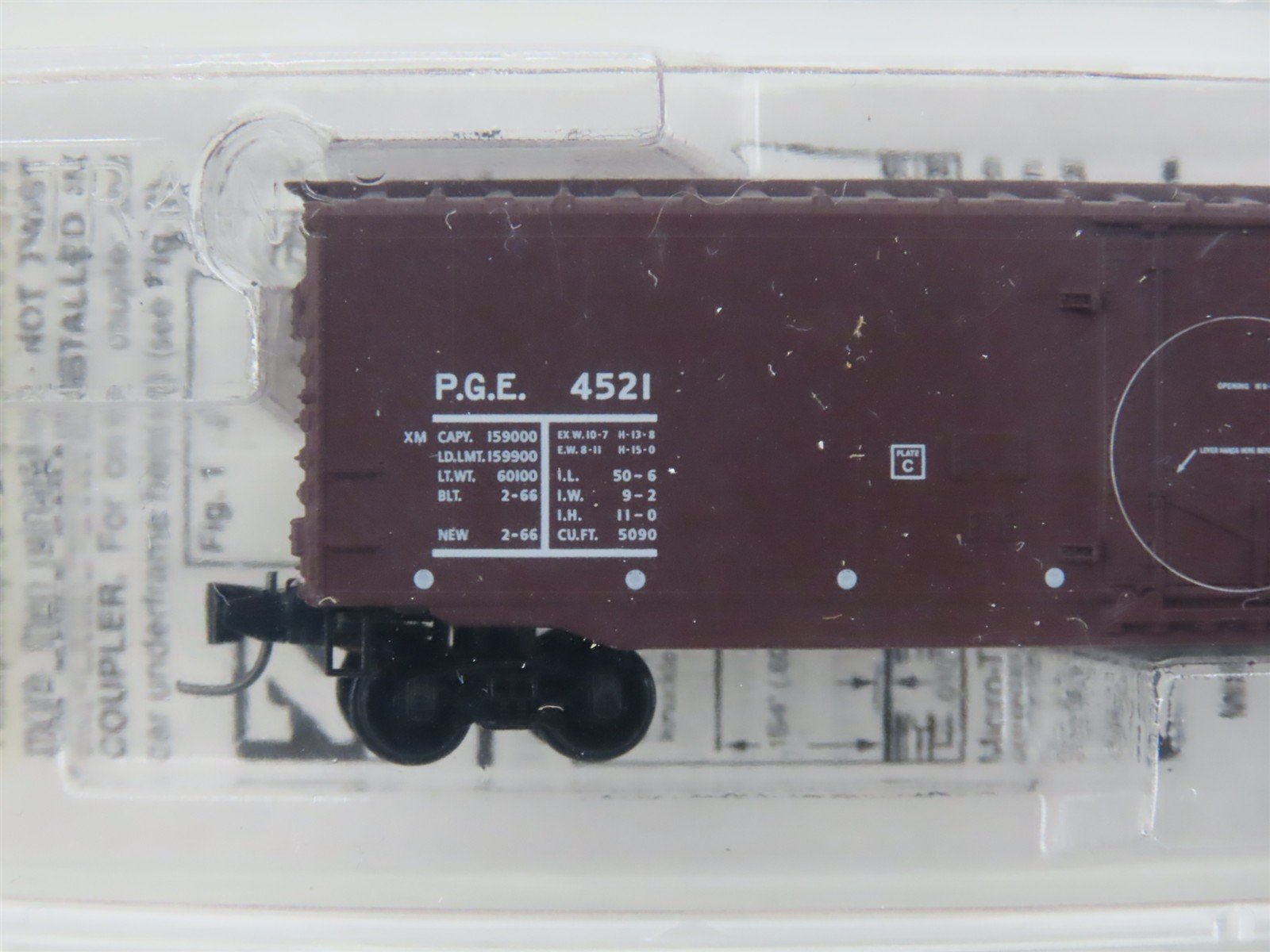Z Scale Micro-Trains MTL 13627-2 PGE Pacific Great Eastern 50' Box Car #4521