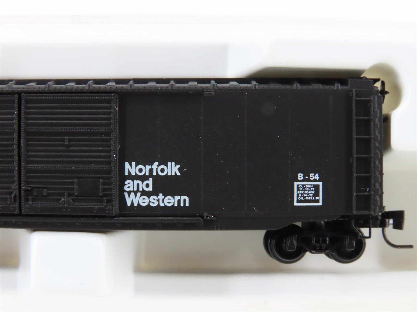 Z Scale Kadee Micro-Trains MTL 13703-2 N&W Norfolk & Western 50' Box Car #285243