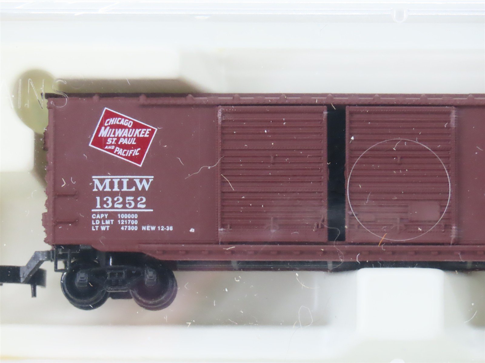 Z Scale Kadee Micro-Trains MTL 13713 MILW Milwaukee Box Car #13252 - SEALED