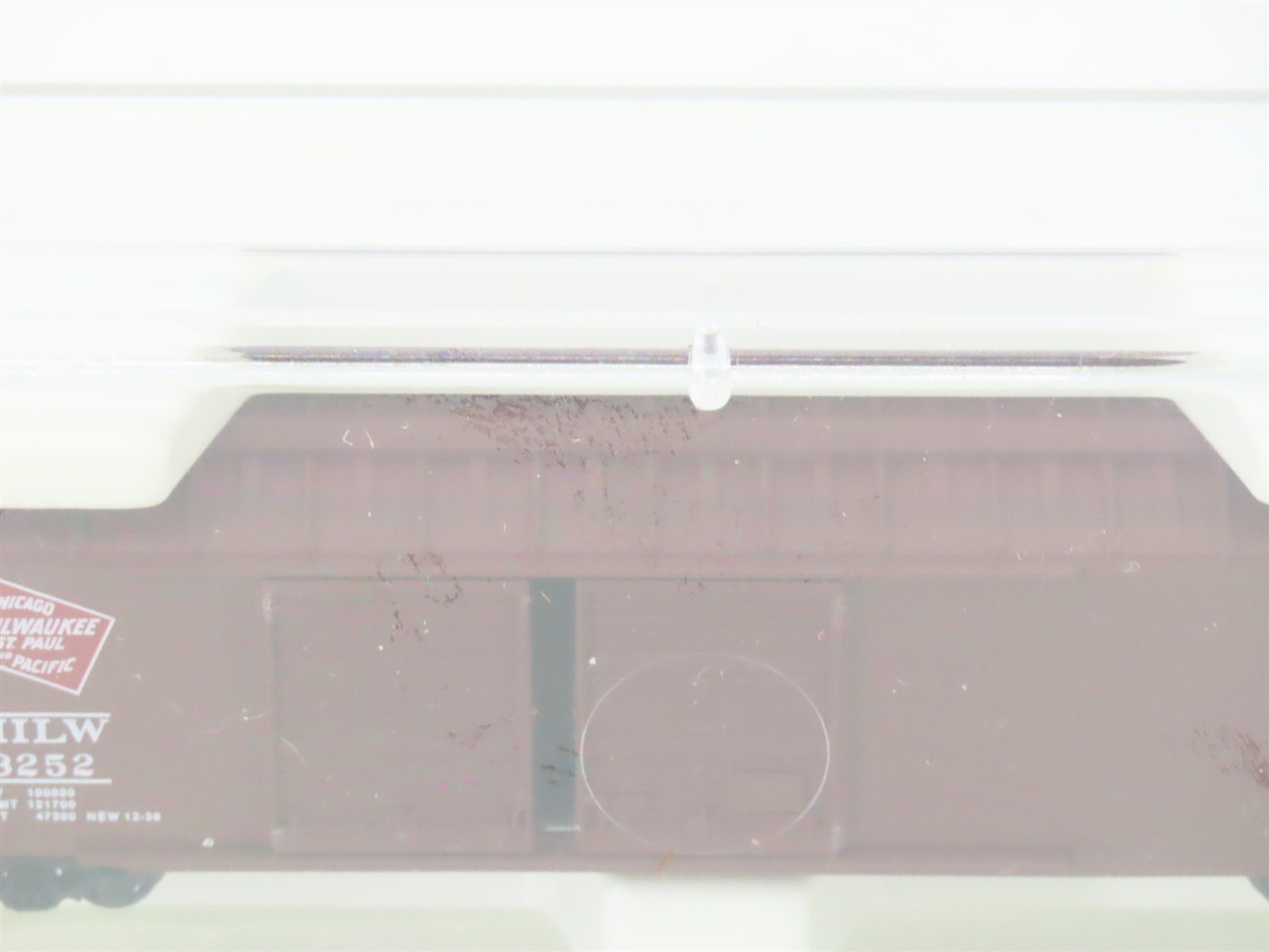 Z Scale Kadee Micro-Trains MTL 13713 MILW Milwaukee Box Car #13252 - SEALED
