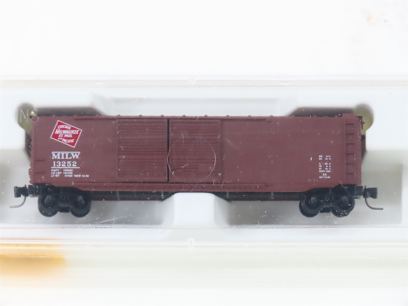 Z Scale Kadee Micro-Trains MTL 13713-2 MILW Milwaukee Box Car #13252 - SEALED