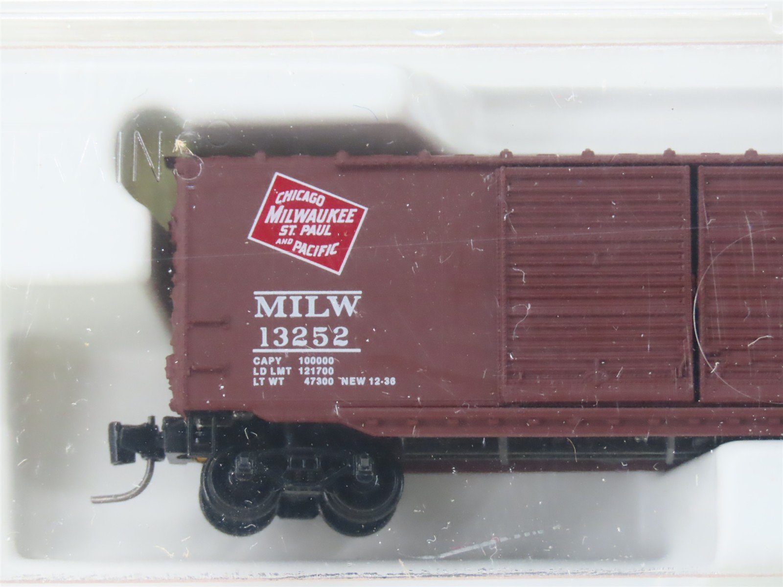 Z Scale Kadee Micro-Trains MTL 13713-2 MILW Milwaukee Box Car #13252 - SEALED