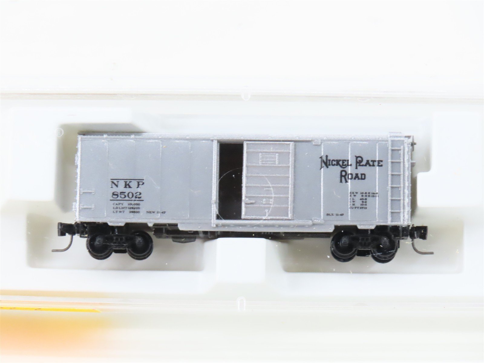 Z Scale Micro-Trains MTL 14122-2 NKP Nickel Plate Road 40' Box Car #8502