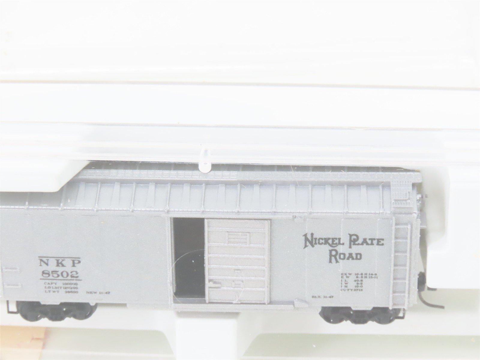 Z Scale Micro-Trains MTL 14122-2 NKP Nickel Plate Road 40' Box Car #8502