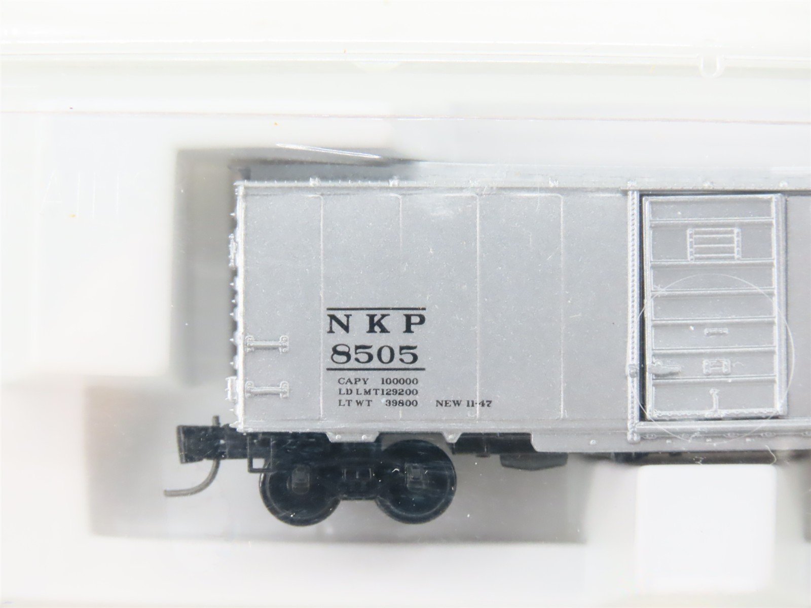 Z Scale Micro-Trains MTL 14122-2 NKP Nickel Plate Road 40' Boxcar #8505 - SEALED