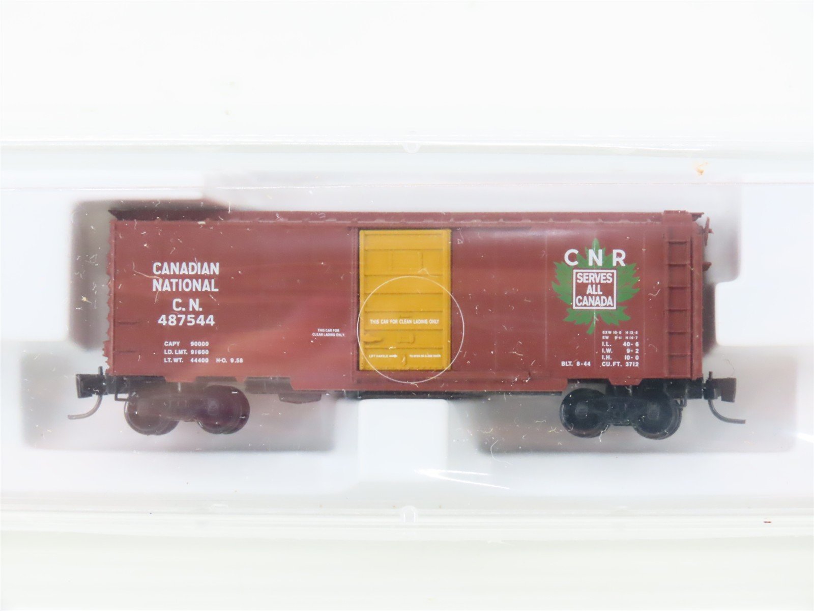 Z Micro-Trains MTL 14119-2 CN Canadian National "Maple Leaf" 40' Box Car #487544