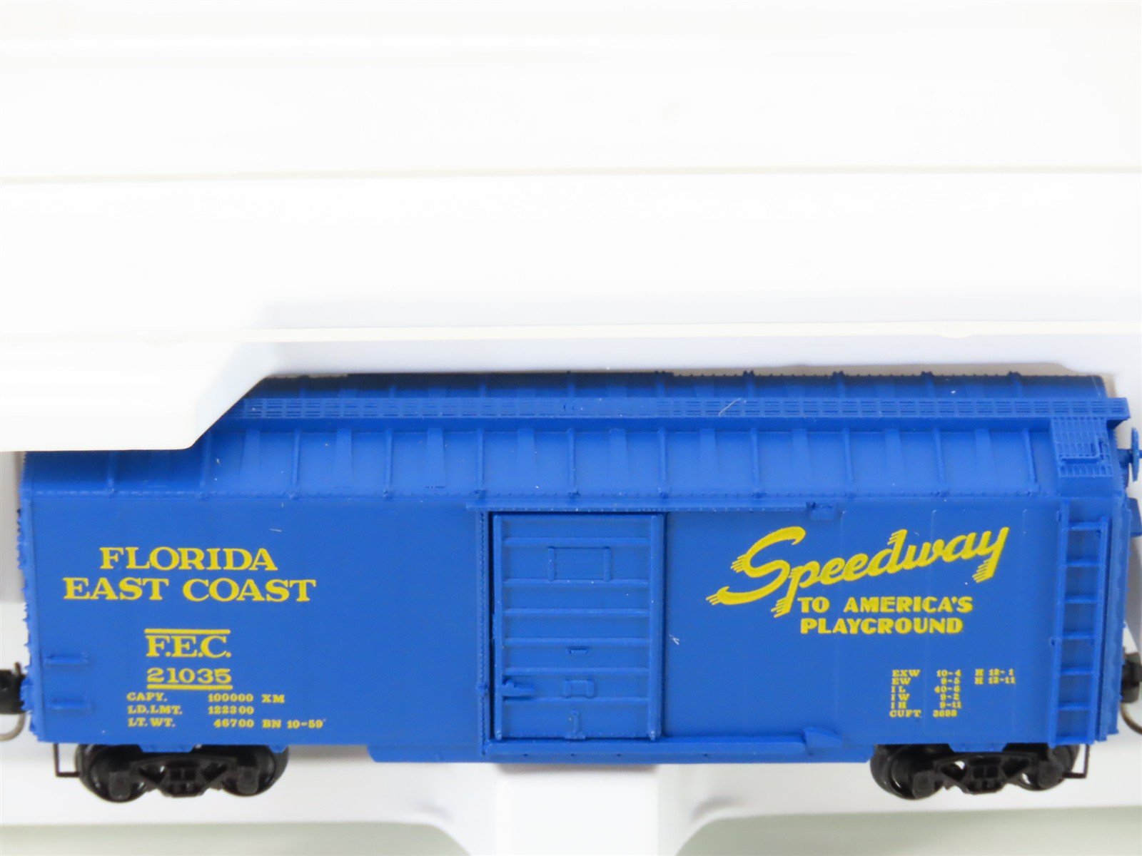Z Scale Micro-Trains MTL 14114-2 FEC Florida East Coast 40' Box Car #21035