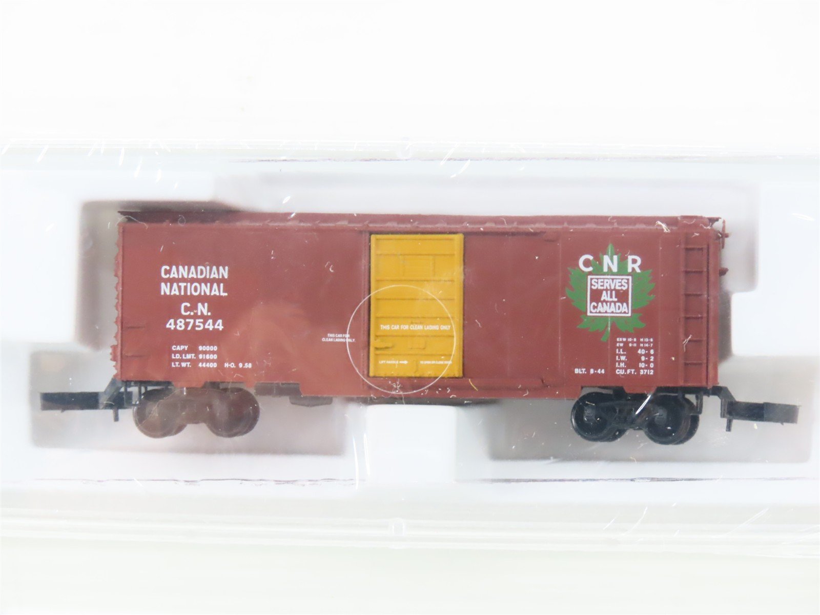 Z Scale Micro-Trains MTL 14119 CN Canadian National Maple Leaf 40' Boxcar 487544