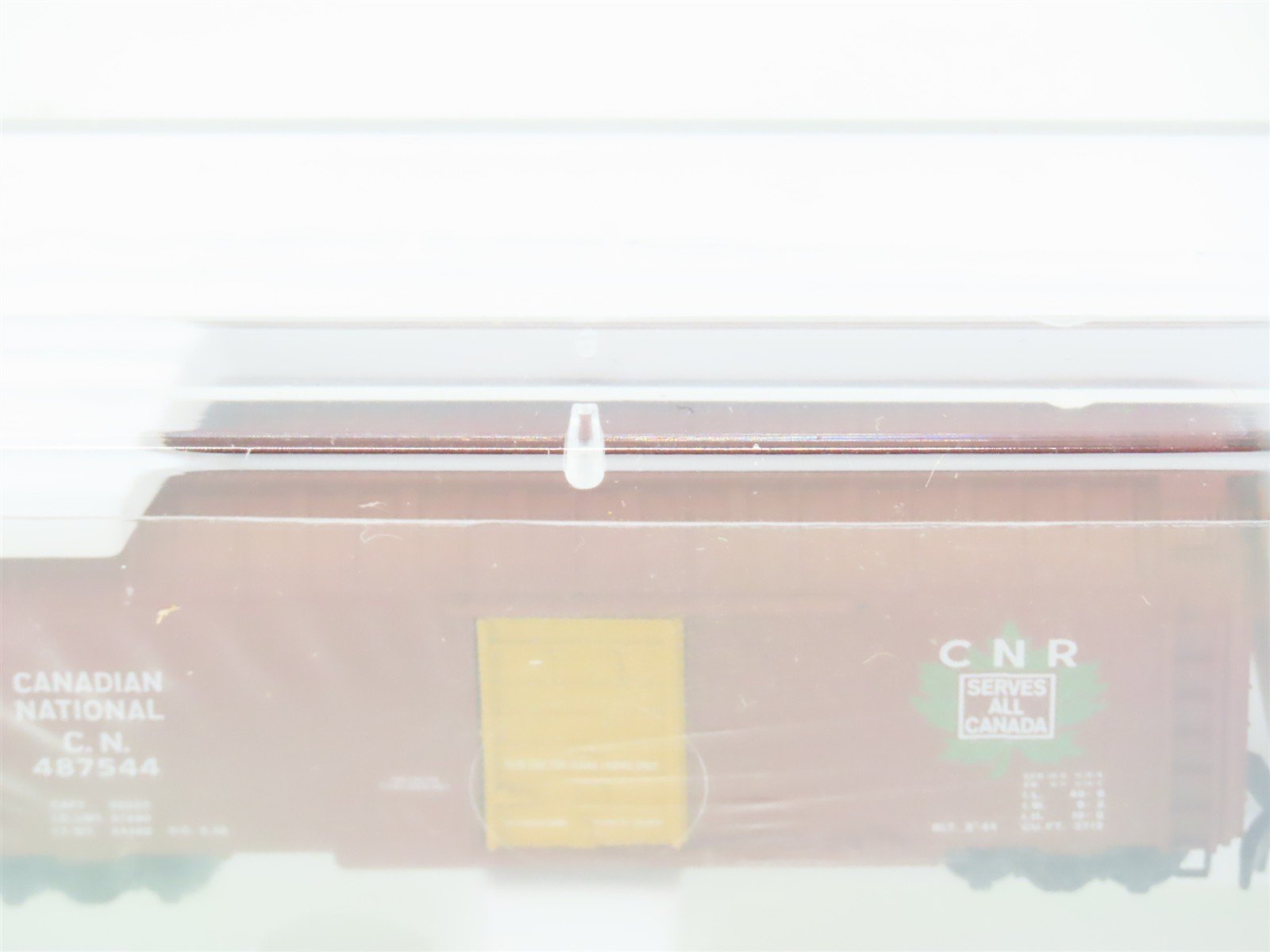 Z Micro-Trains MTL 14119 CN Canadian National Maple Leaf 40' Box Car #487544