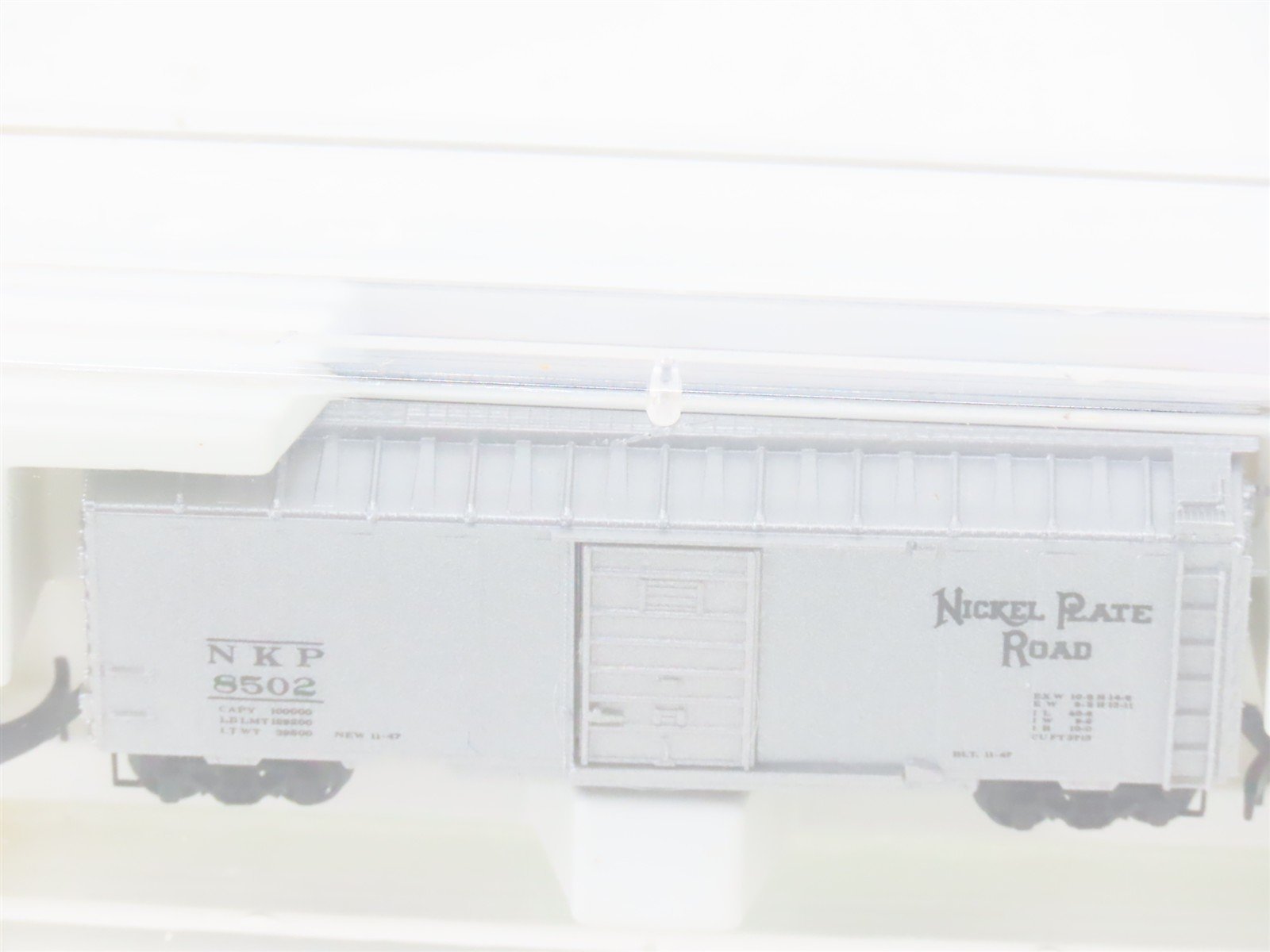 Z Scale Micro-Trains MTL 14122 NKP Nickel Plate Road 40' Box Car #8502 - SEALED