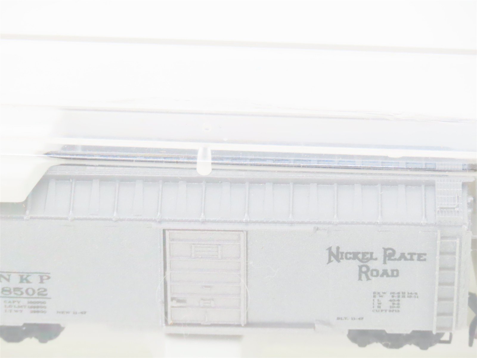 Z Scale Micro-Trains MTL 14122 NKP Nickel Plate Road 40' Box Car #8502 - SEALED