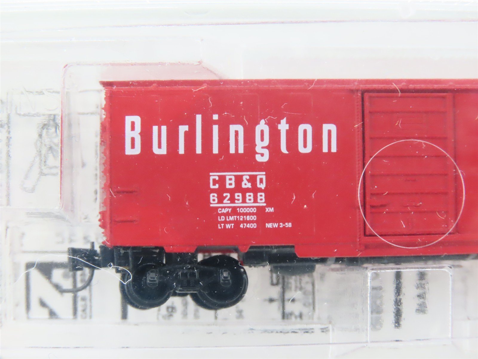 Z Scale Kadee Micro-Trains MTL 14107-2 CB&Q Burlington Route 40' Box Car #62988
