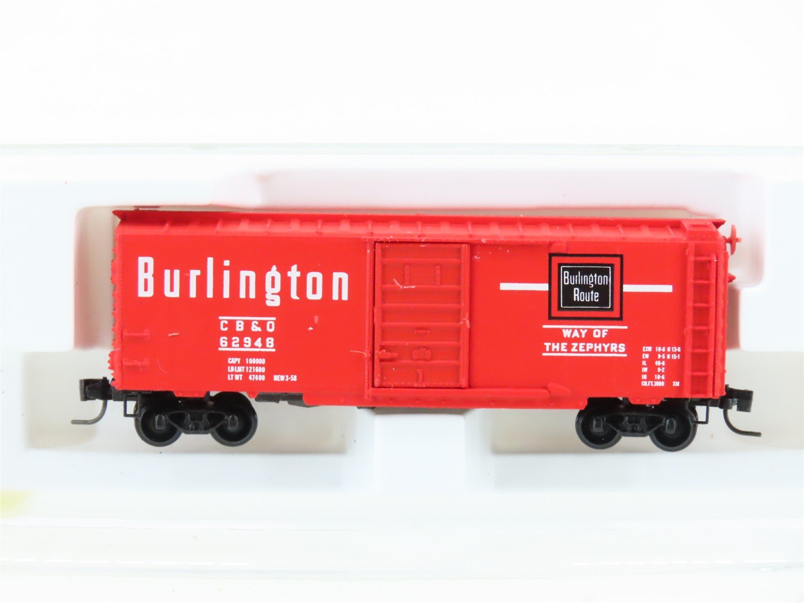 Z Scale Kadee Micro-Trains MTL 14107-2 CB&Q Burlington Route 40' Box Car #62948