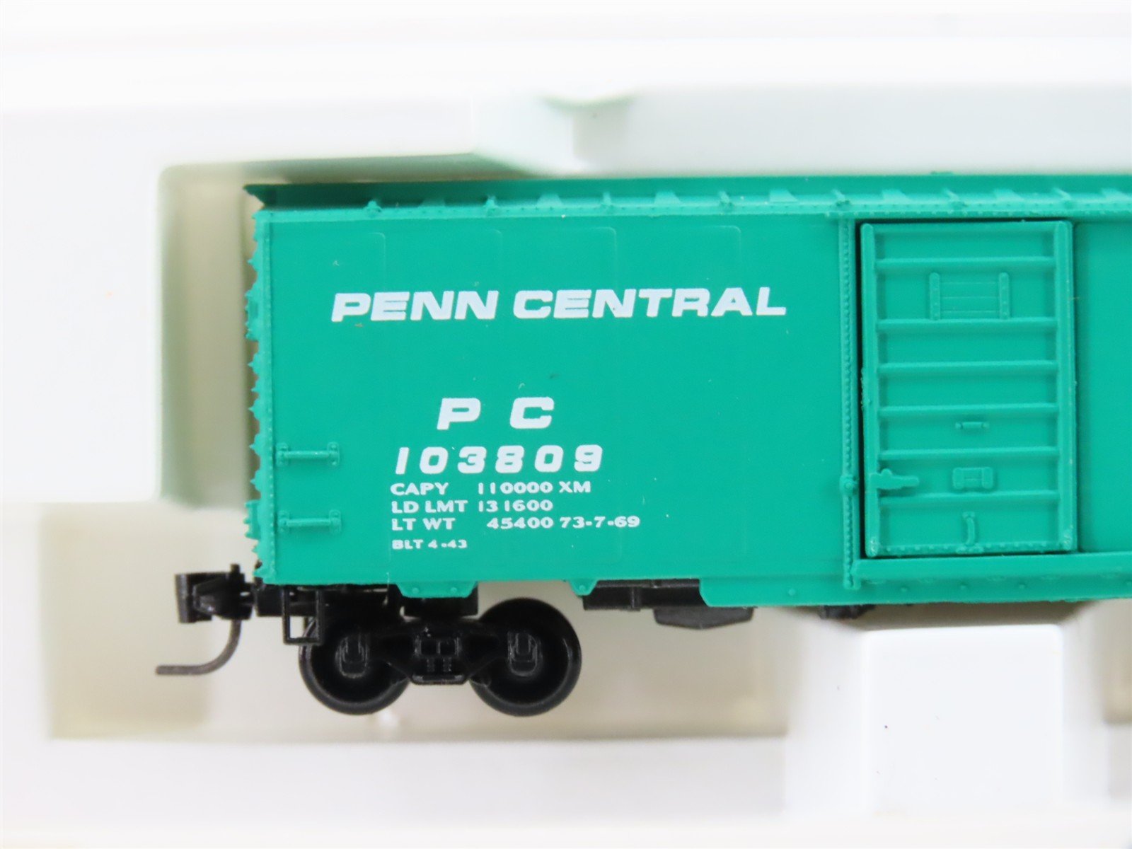 Z Scale Kadee Micro-Trains MTL 14103-2 PC Penn Central 40' Box Car #103809