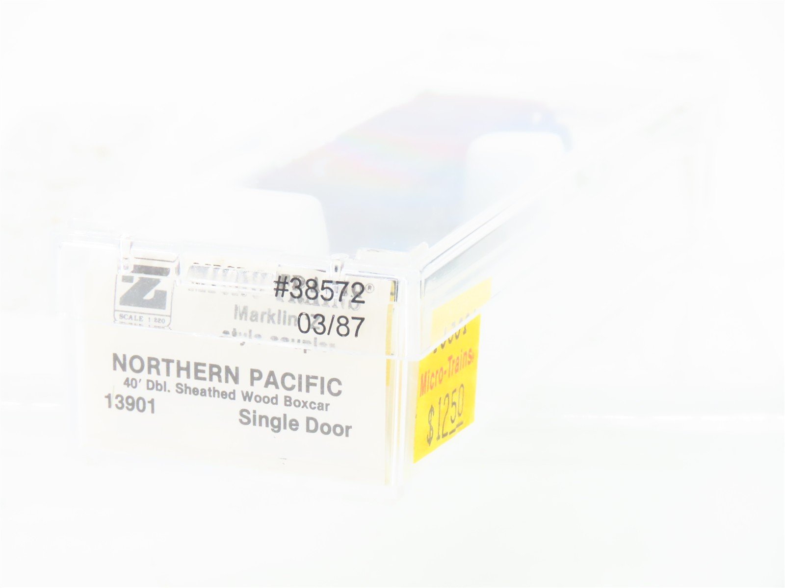 Z Scale Kadee Micro-Trains MTL 13901 NP Northern Pacific 40' Box Car #38572