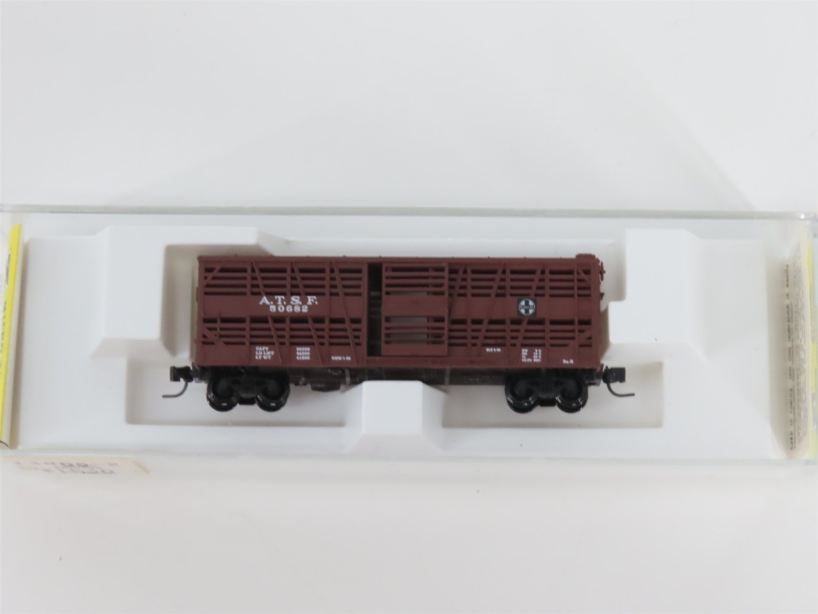 Z Scale Kadee Micro-Trains MTL 13805-2 ATSF Santa Fe 40' Stock Car #50682