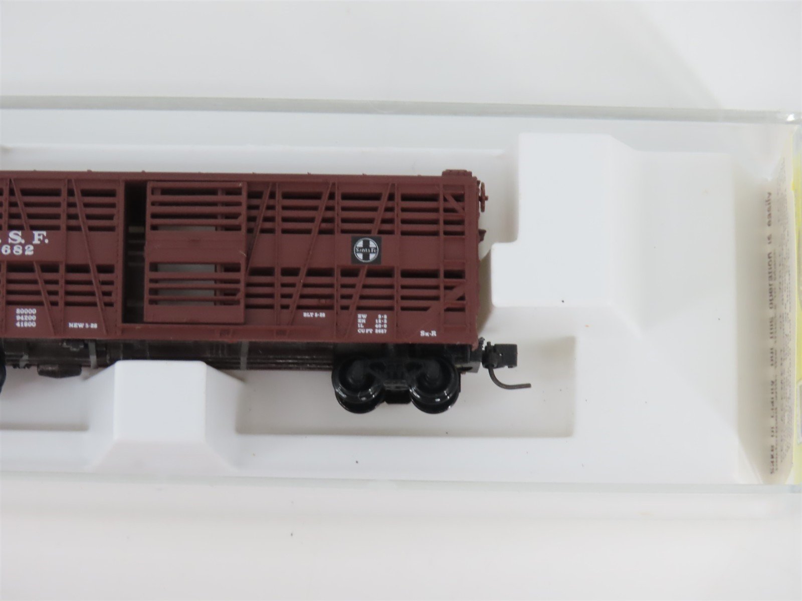 Z Scale Kadee Micro-Trains MTL 13805-2 ATSF Santa Fe 40' Stock Car #50682