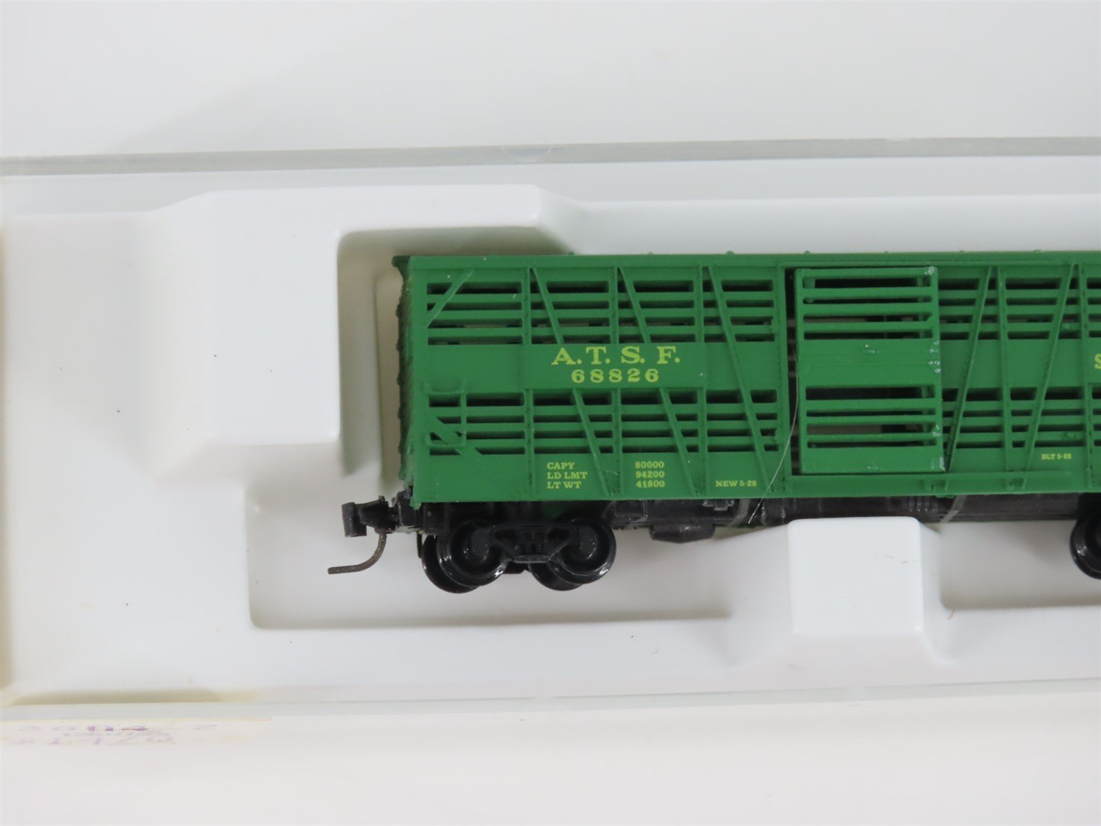 Z Scale Kadee Micro-Trains MTL 13804-2 ATSF Santa Fe 40' Stock Car #68826