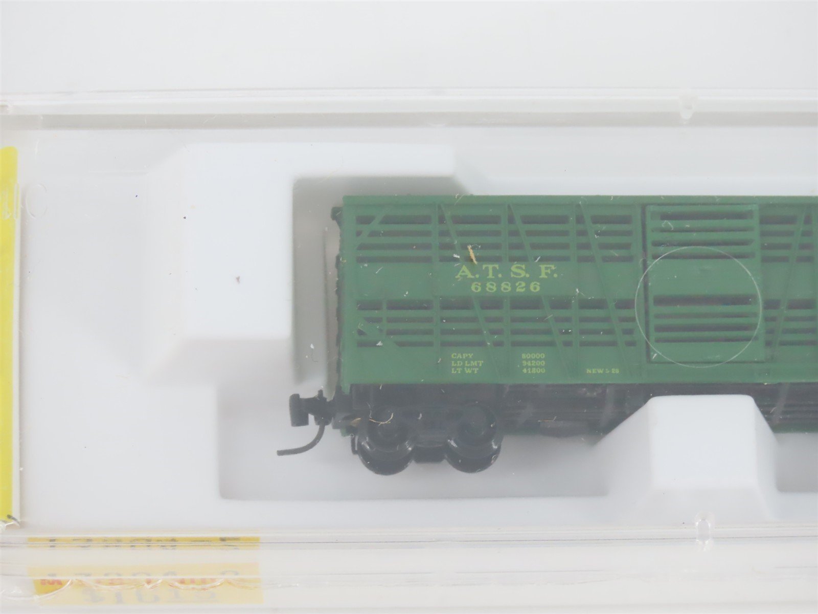 Z Scale Kadee Micro-Trains MTL 13804-2 ATSF Santa Fe 40' Stock Car #68826