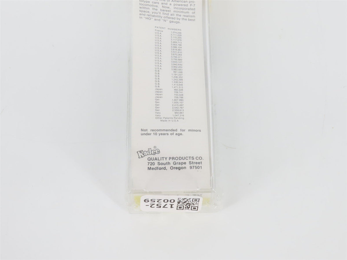 Z Scale Kadee Micro-Trains MTL 13804-2 ATSF Santa Fe 40&#39; Stock Car #68826