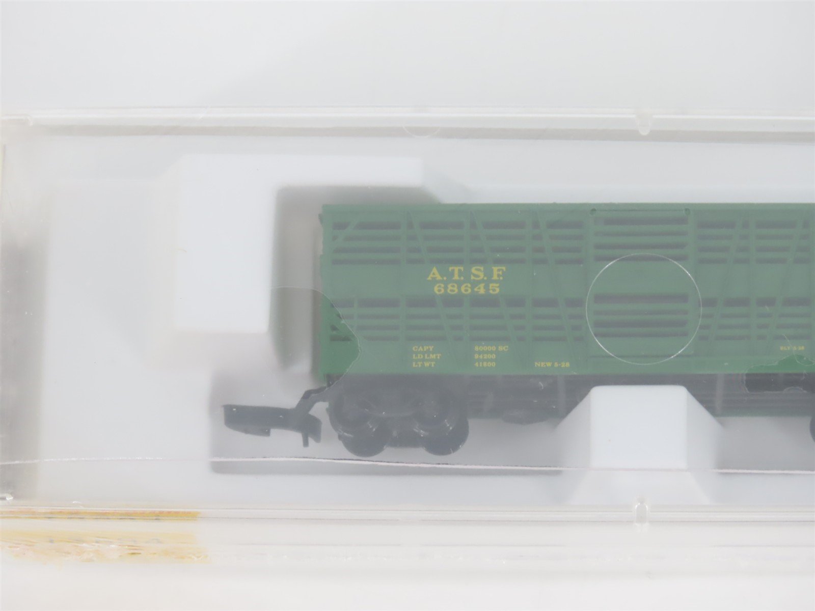 Z Scale Micro-Trains MTL 13804 ATSF Santa Fe 40' Single Door Stock Car #68645