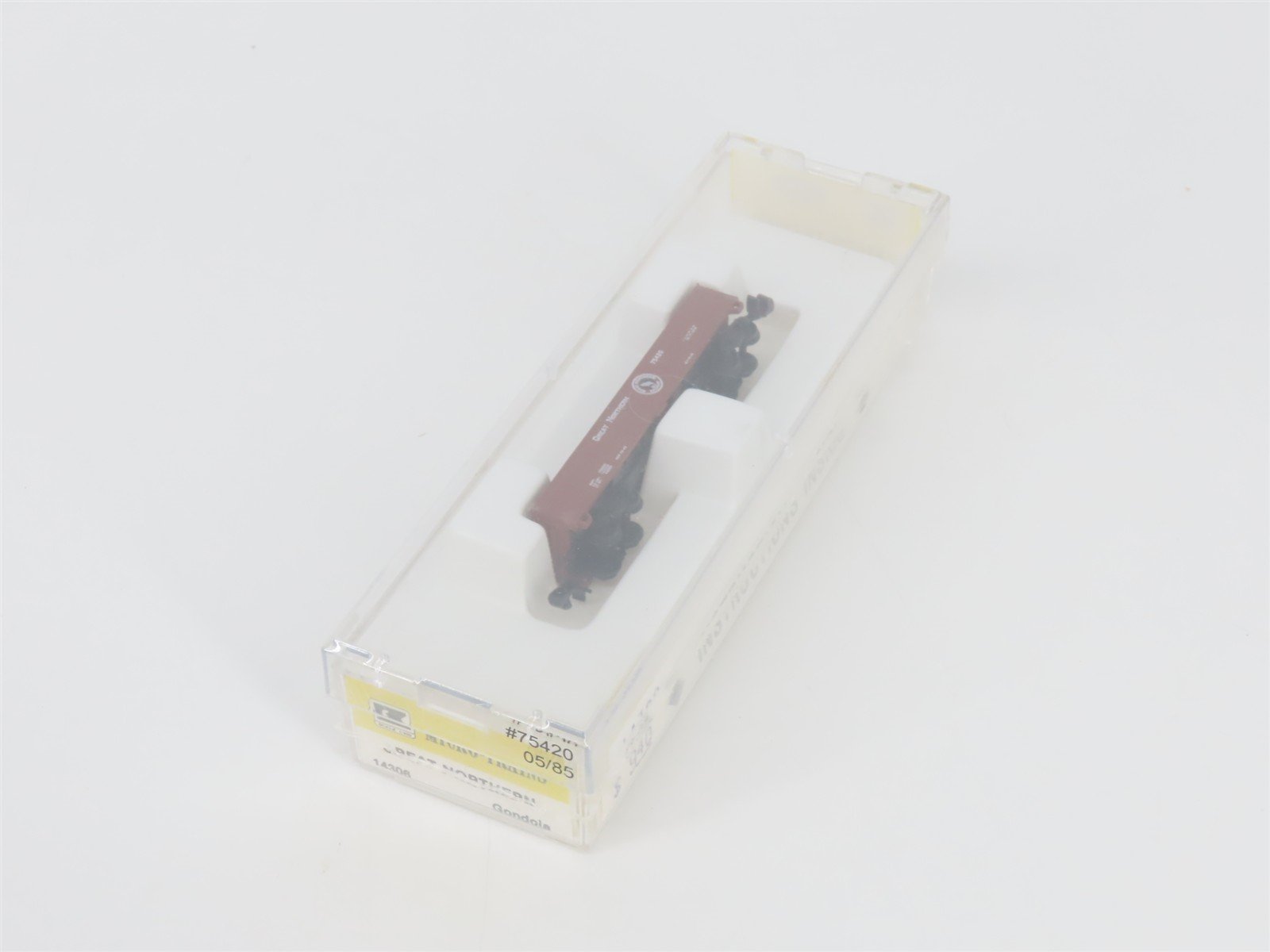Z Scale Kadee Micro-Trains MTL 14306 GN Great Northern Gondola #75420