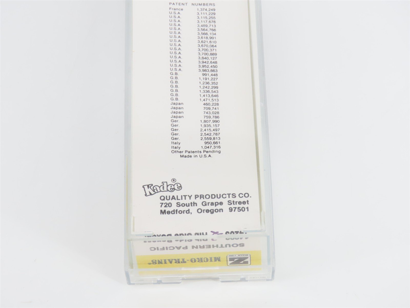 Z Scale Kadee Micro-Trains MTL 14203-2 SP Southern Pacific Box Car #233142