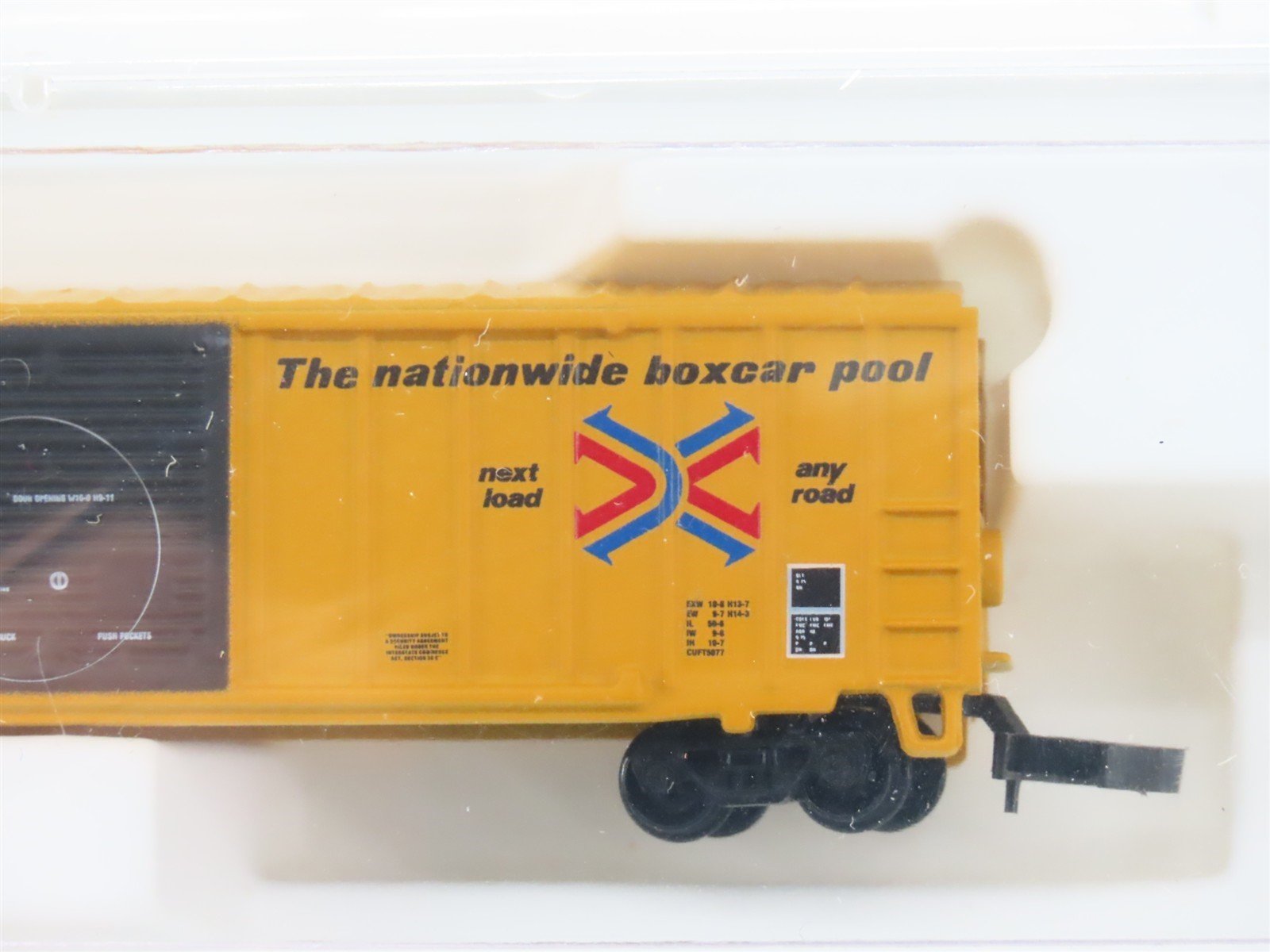 Z Scale Micro-Trains MTL 14201 RBOX Railbox 50' Ribside Box Car #17700