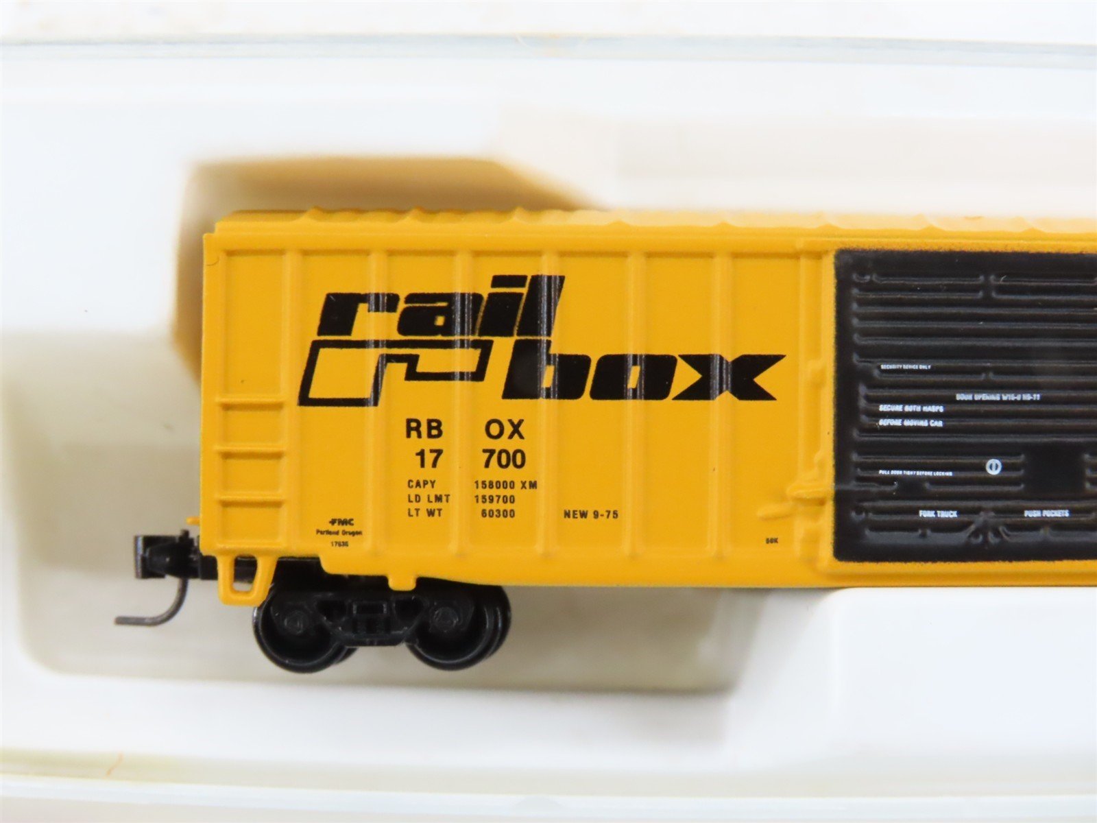 Z Scale Kadee Micro-Trains MTL 14201-2 RBOX Railbox Ribside Box Car #17700