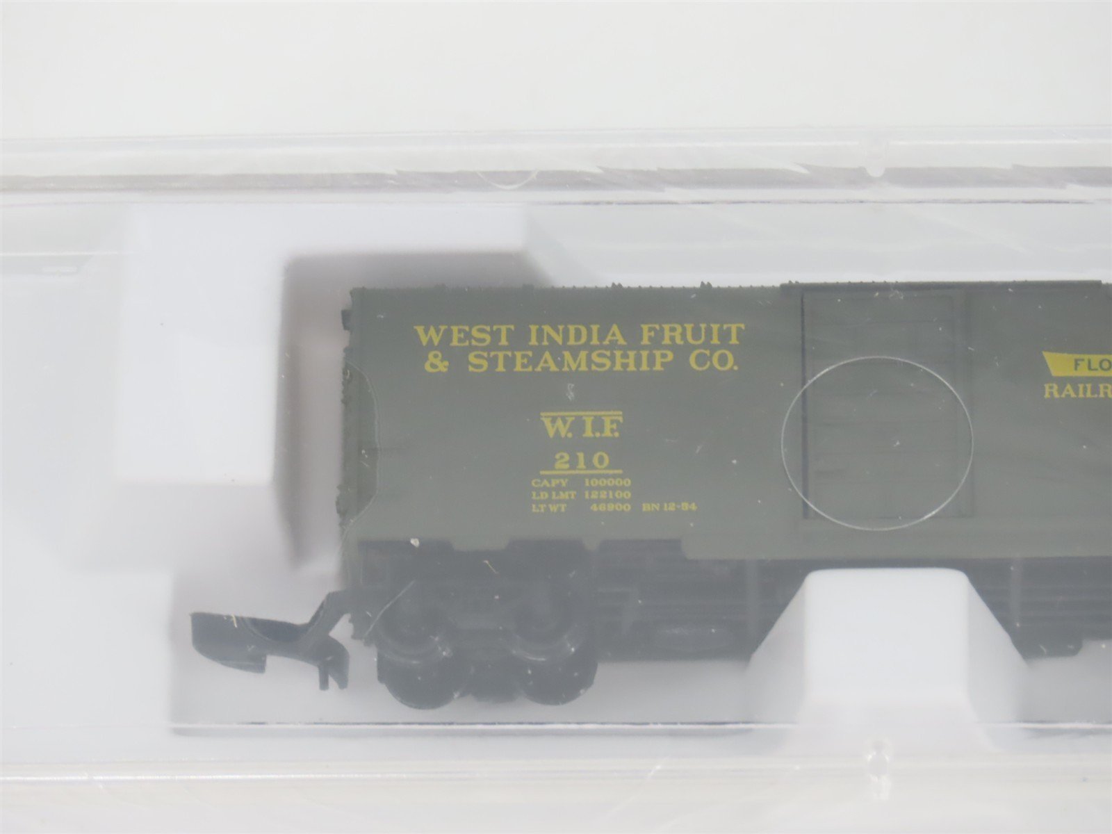 Z Scale Micro-Trains MTL 14126 WIF West India Fruit 40' Single Door Box Car #210