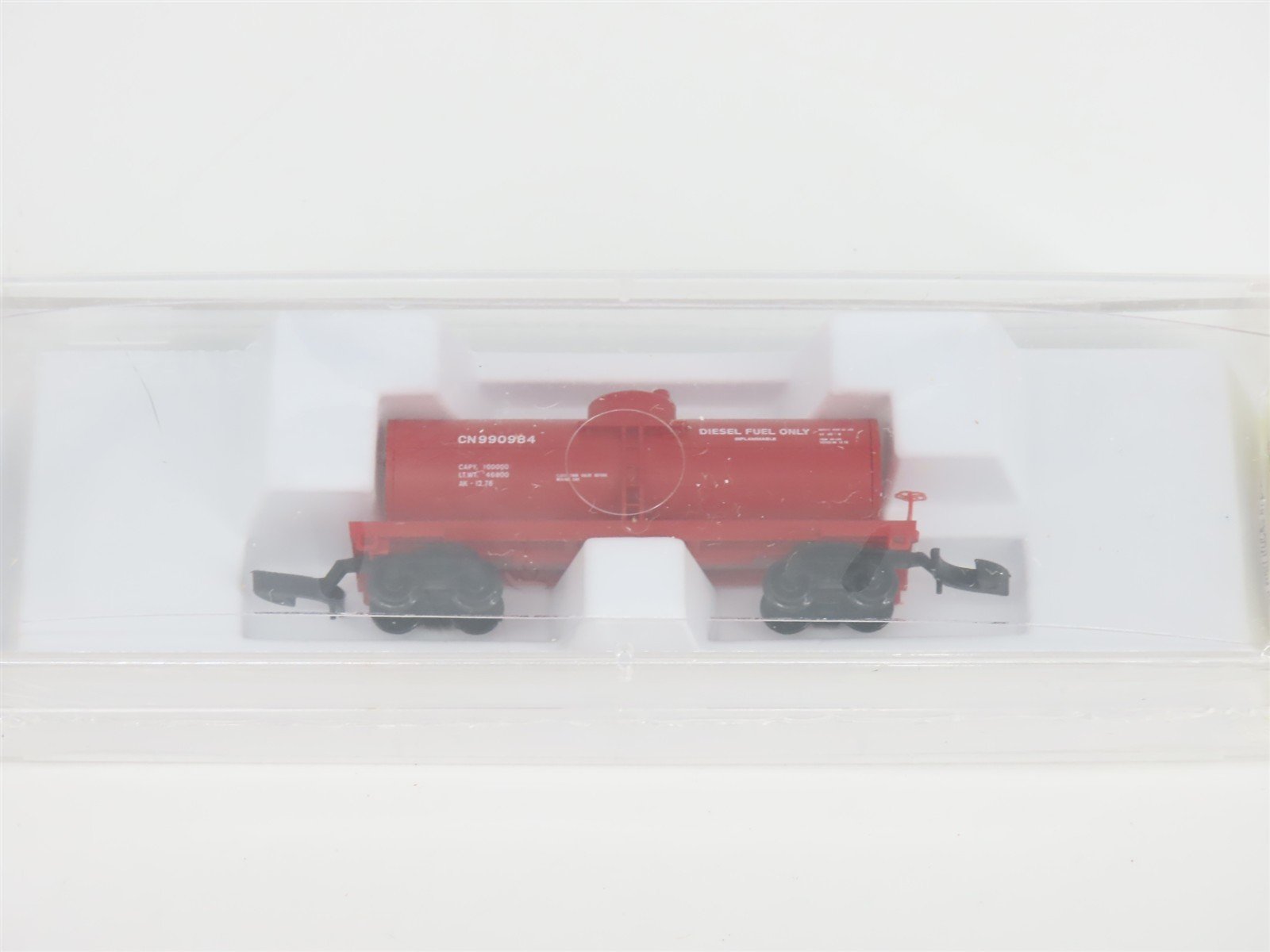 Z Scale Micro-Trains MTL 14419 CN Canadian National Single Dome Tank Car #990984