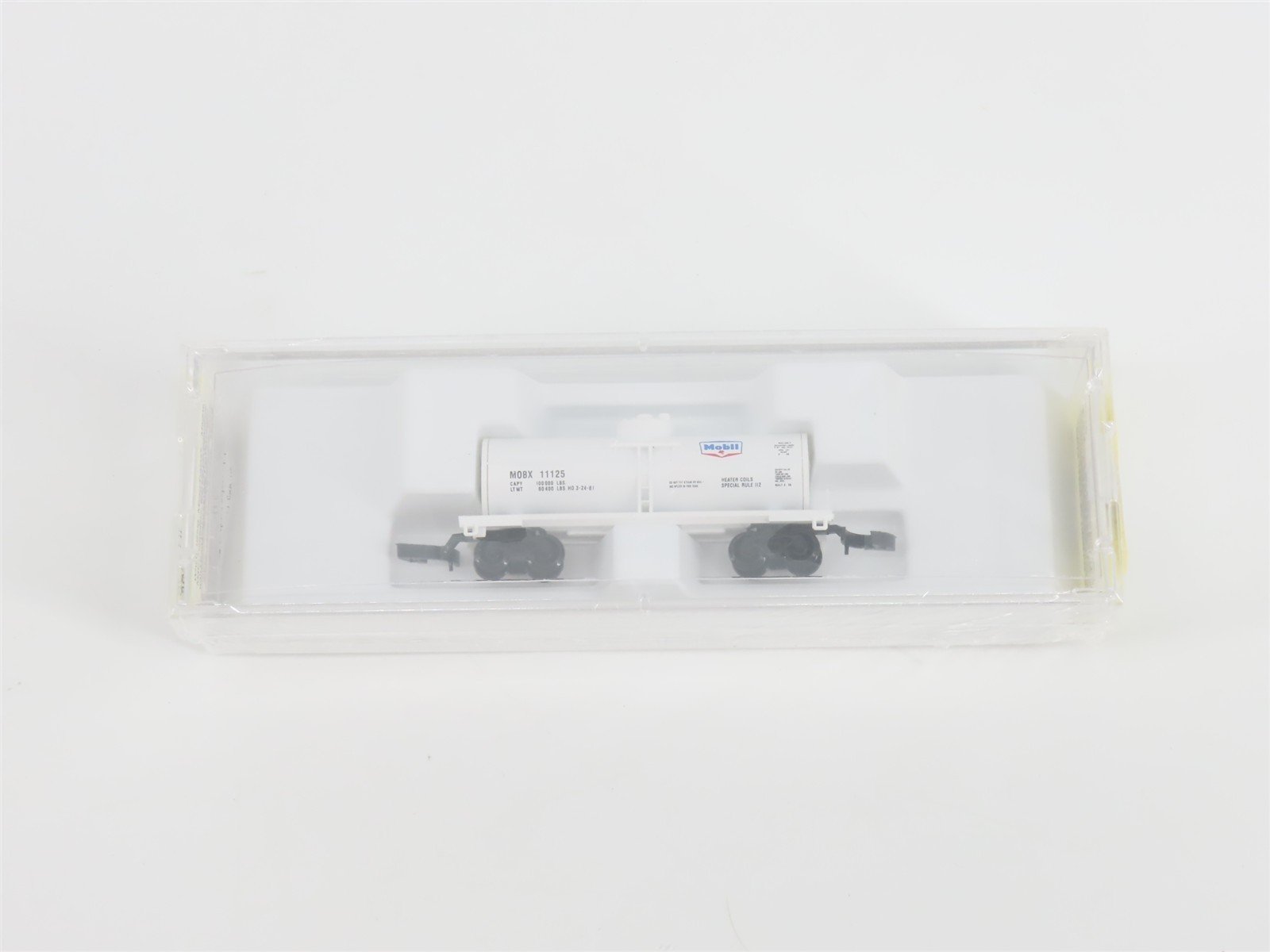 Z Scale Micro-Trains MTL 14410 MOBX Mobil Oil Single Dome Tank Car #11125