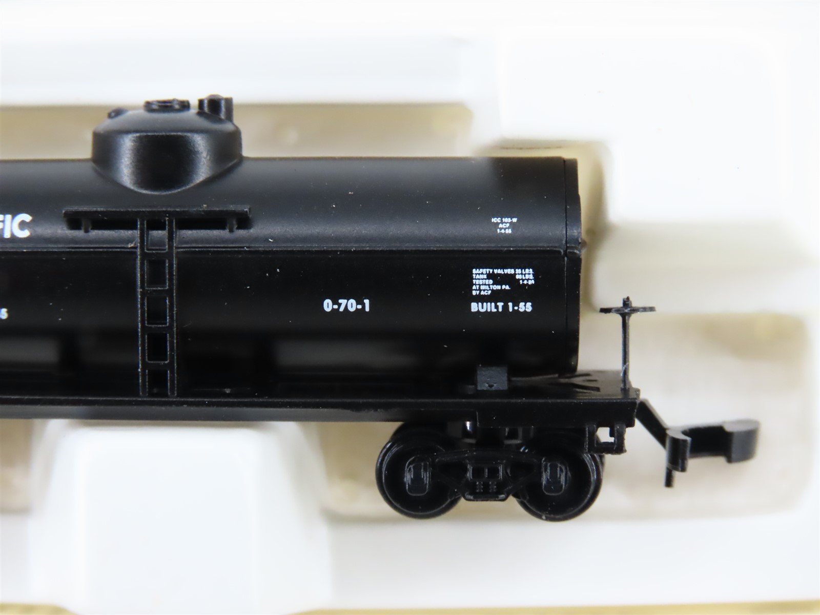 Z Scale Kadee Micro-Trains MTL 14405 UP Union Pacific Single Dome Tank Car 70117