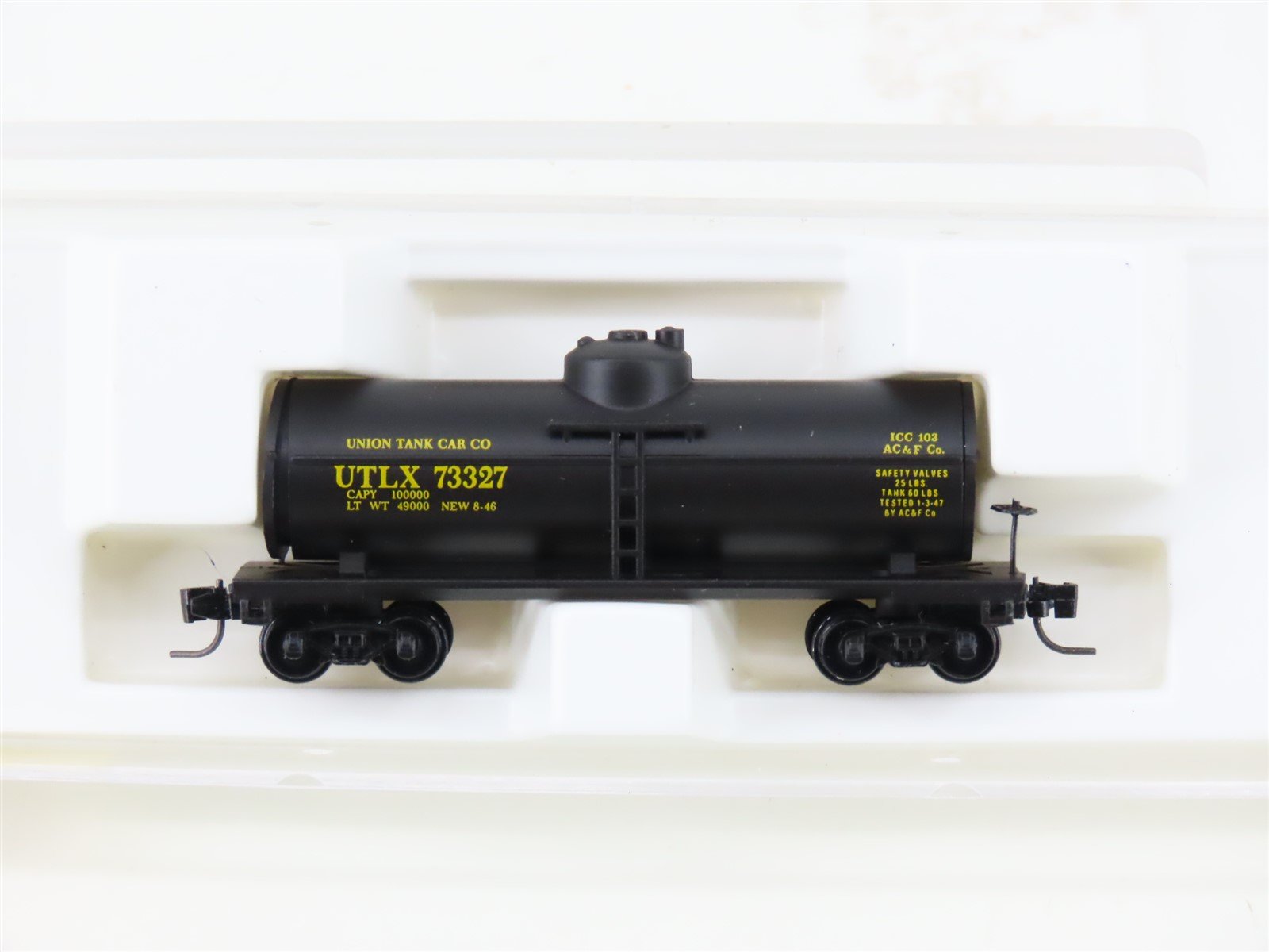 Z Kadee Micro-Trains MTL 14403-2 UTLX Union Tank Single Dome Tank Car #73327