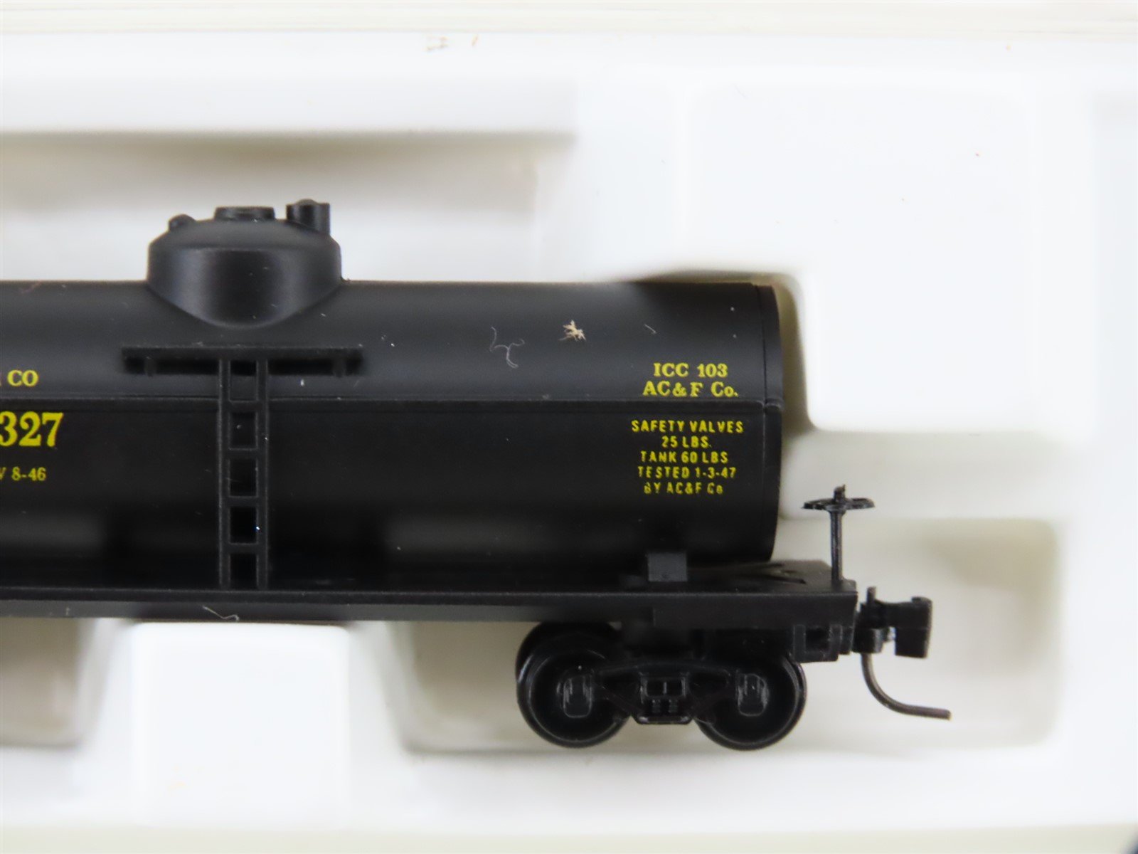 Z Kadee Micro-Trains MTL 14403-2 UTLX Union Tank Single Dome Tank Car #73327