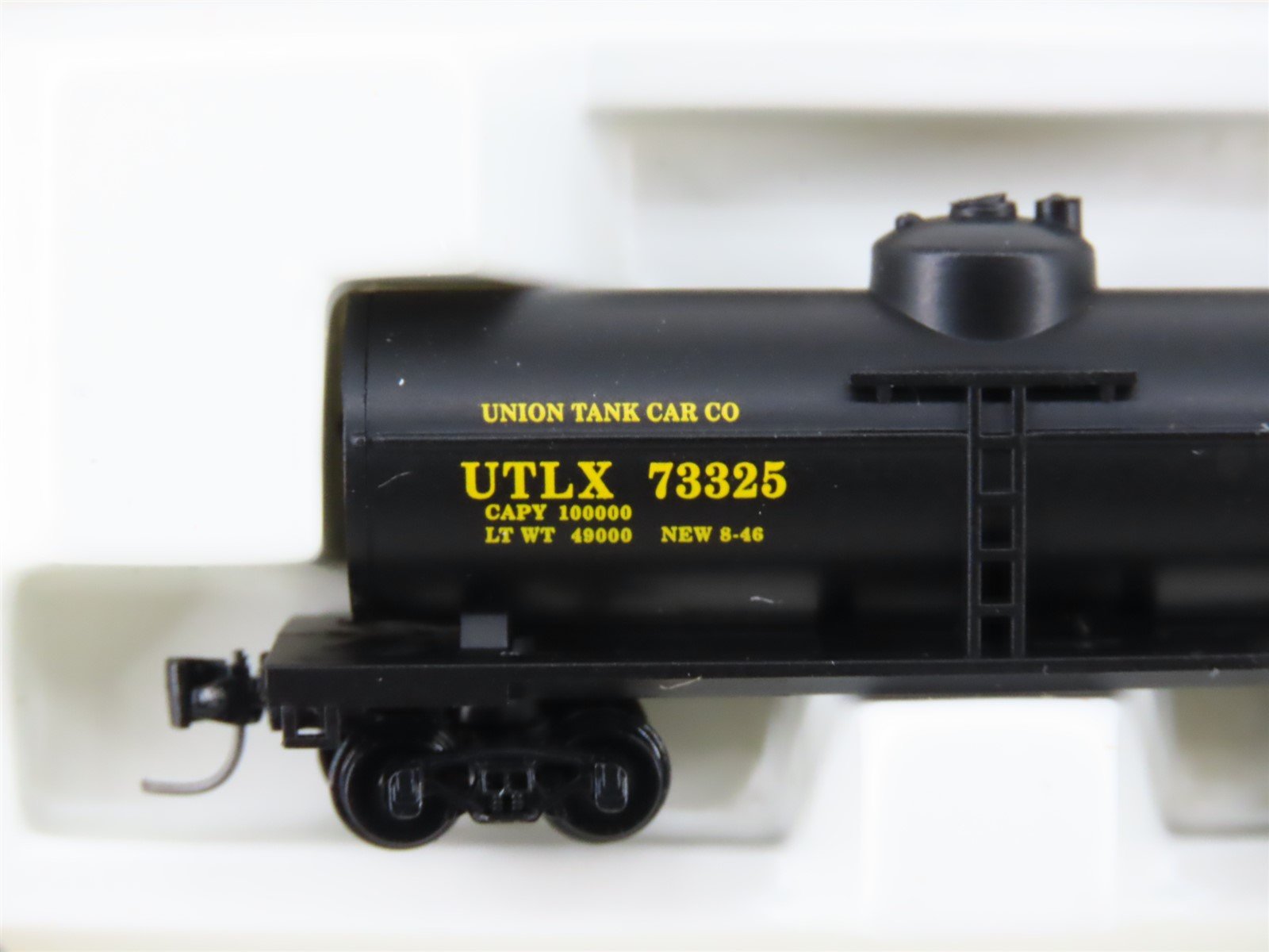 Z Scale Micro-Trains MTL 14403-2 UTLX Union Tank Single Dome Tank Car #73325