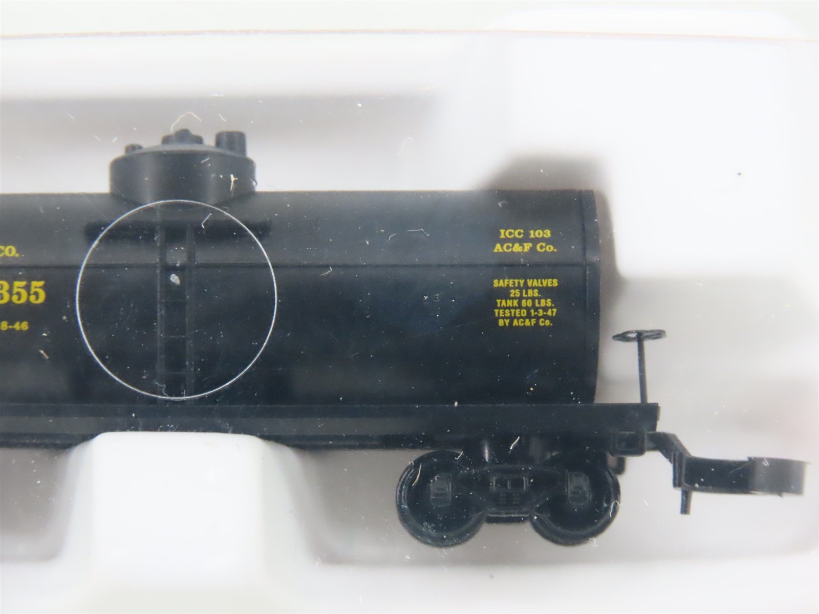 Z Scale Micro-Trains MTL 14403 UTLX Union Tank Single Dome Tank Car #73355