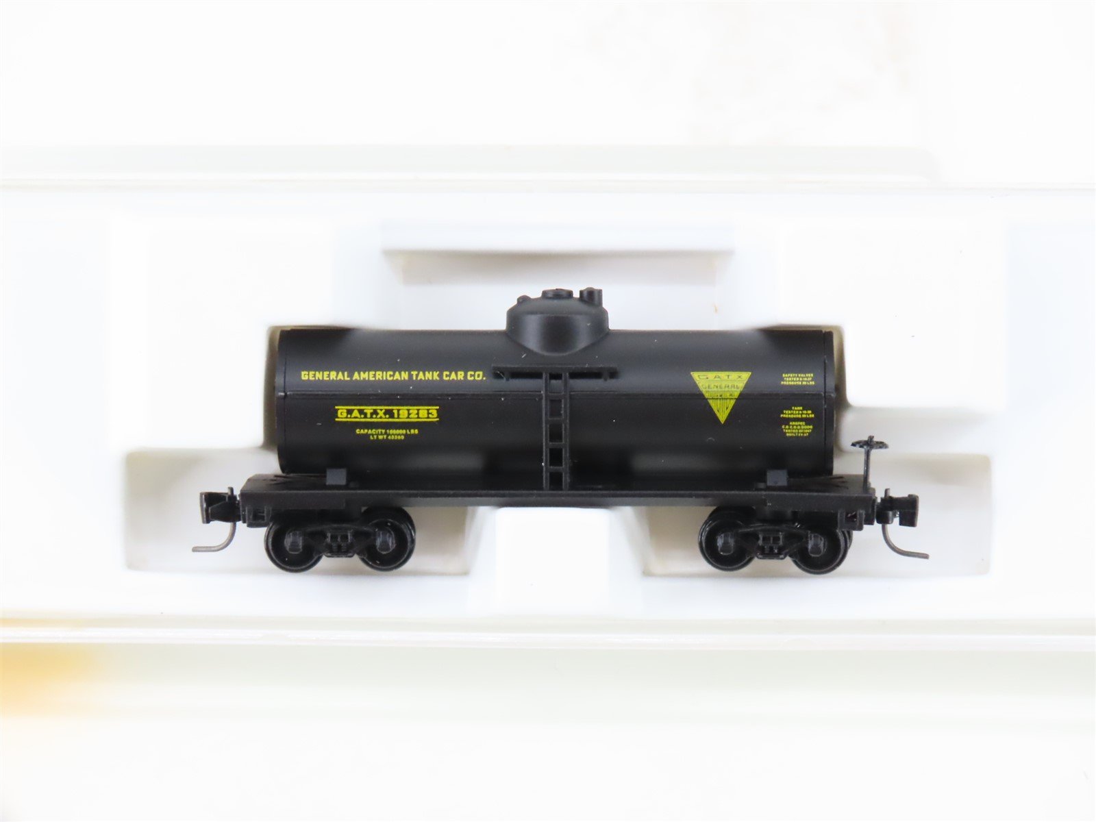 Z Scale Kadee Micro-Trains MTL 14404-2 GATX Single Dome Tank Car #19283